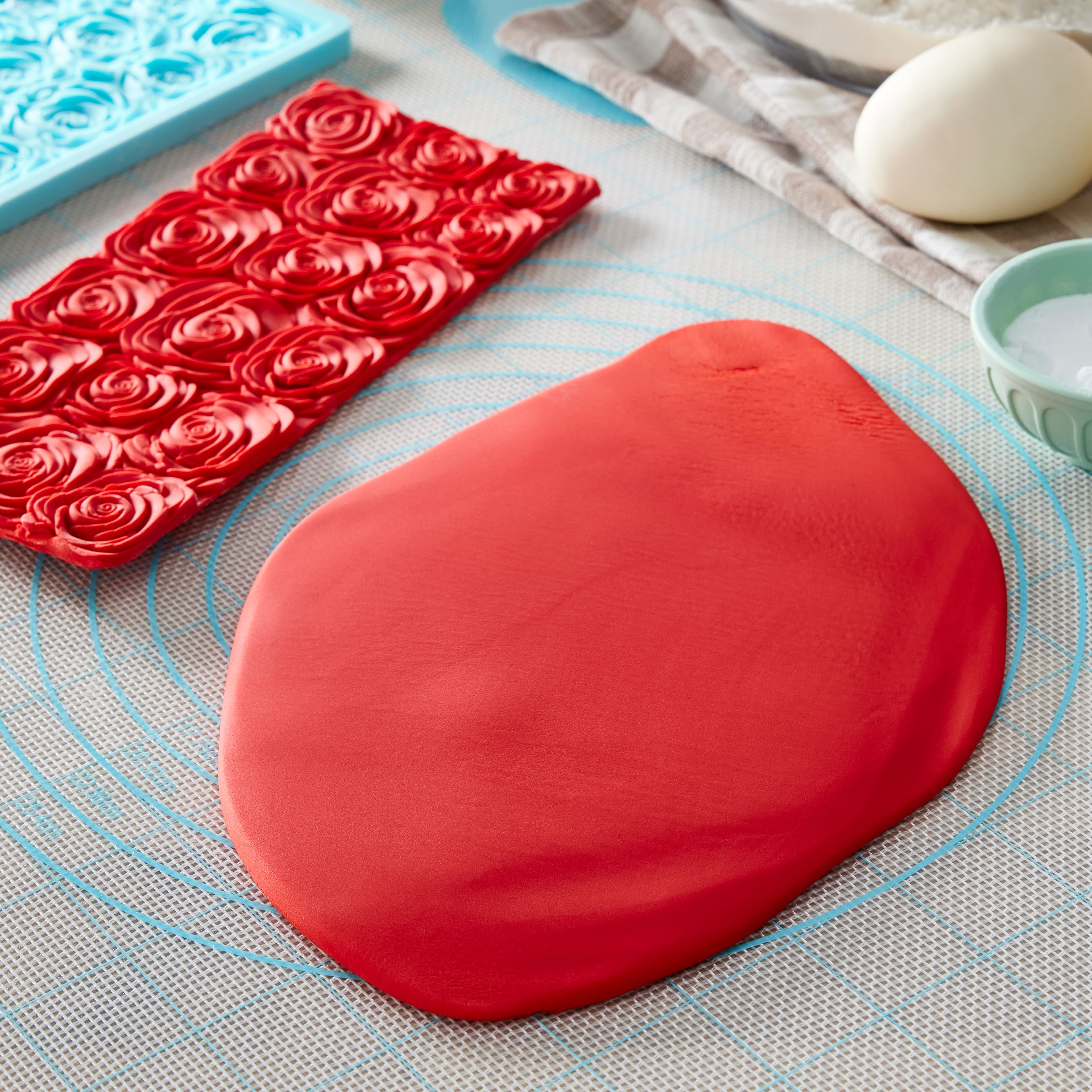 Satin Ice&#x2122; Professional&#x27;s Choice Fondant, 2lb.