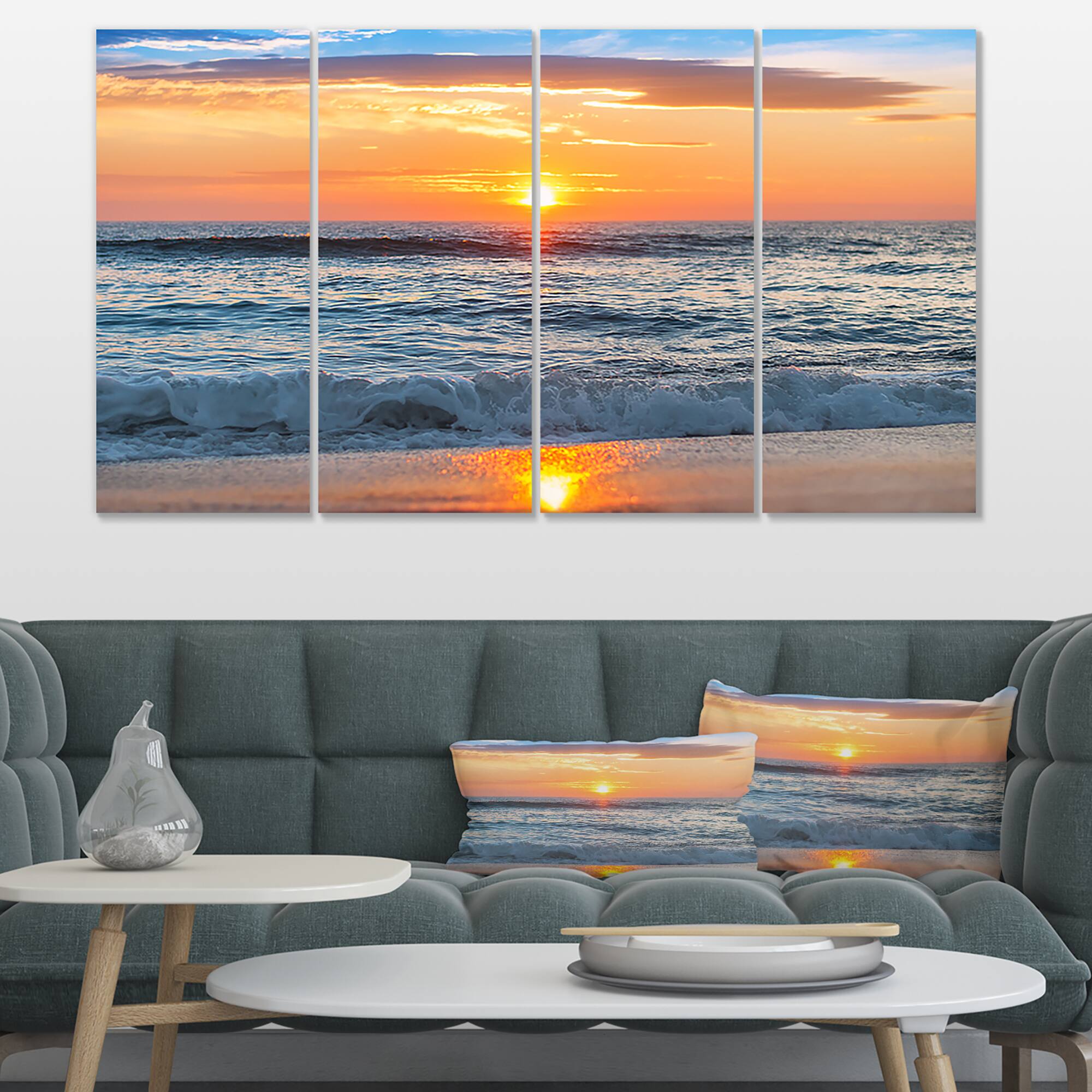 Designart - Beautiful Sunrise over the Horizon