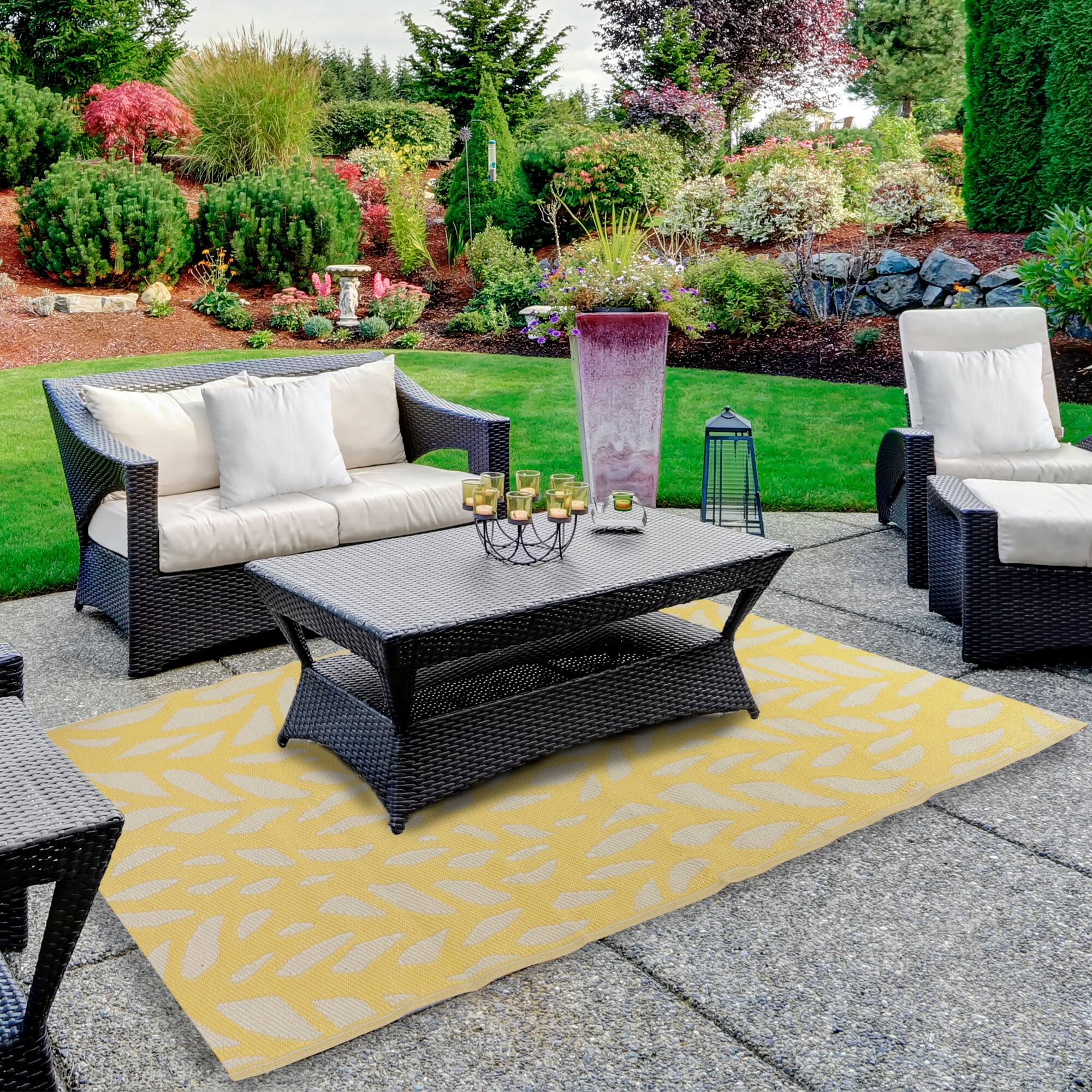 Yellow &#x26; White Floral Rectangular Outdoor Area Rug, 4ft. x 6ft.