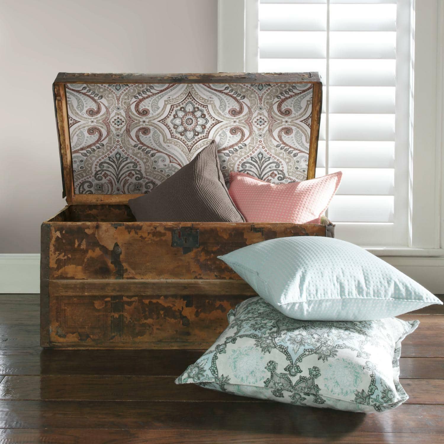 RoomMates Bohemian Damask Peel &#x26; Stick Wallpaper
