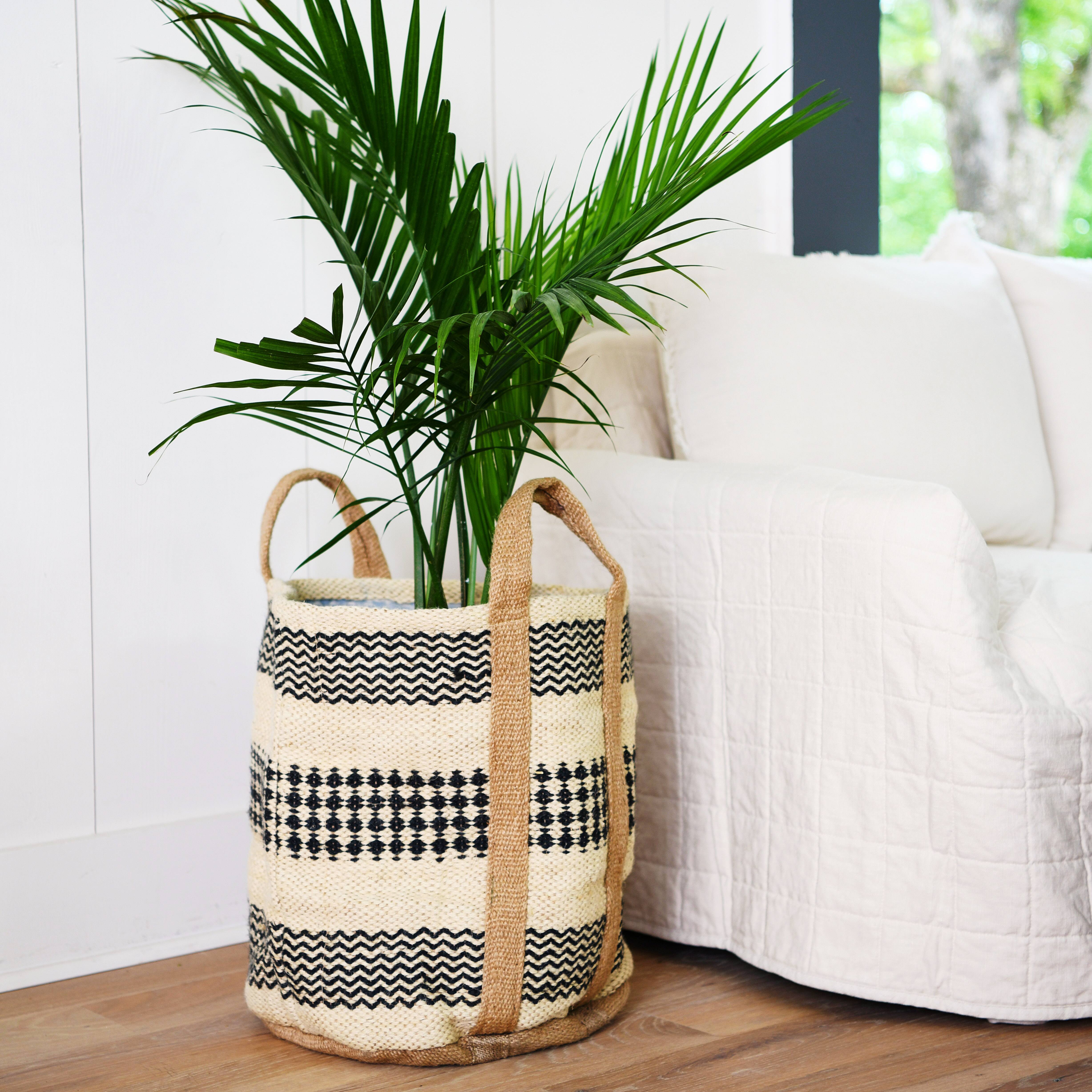 Hello Honey® 24" Modern Boho Woven Jute Bag with Waterproof Liner and Contemporary Pattern