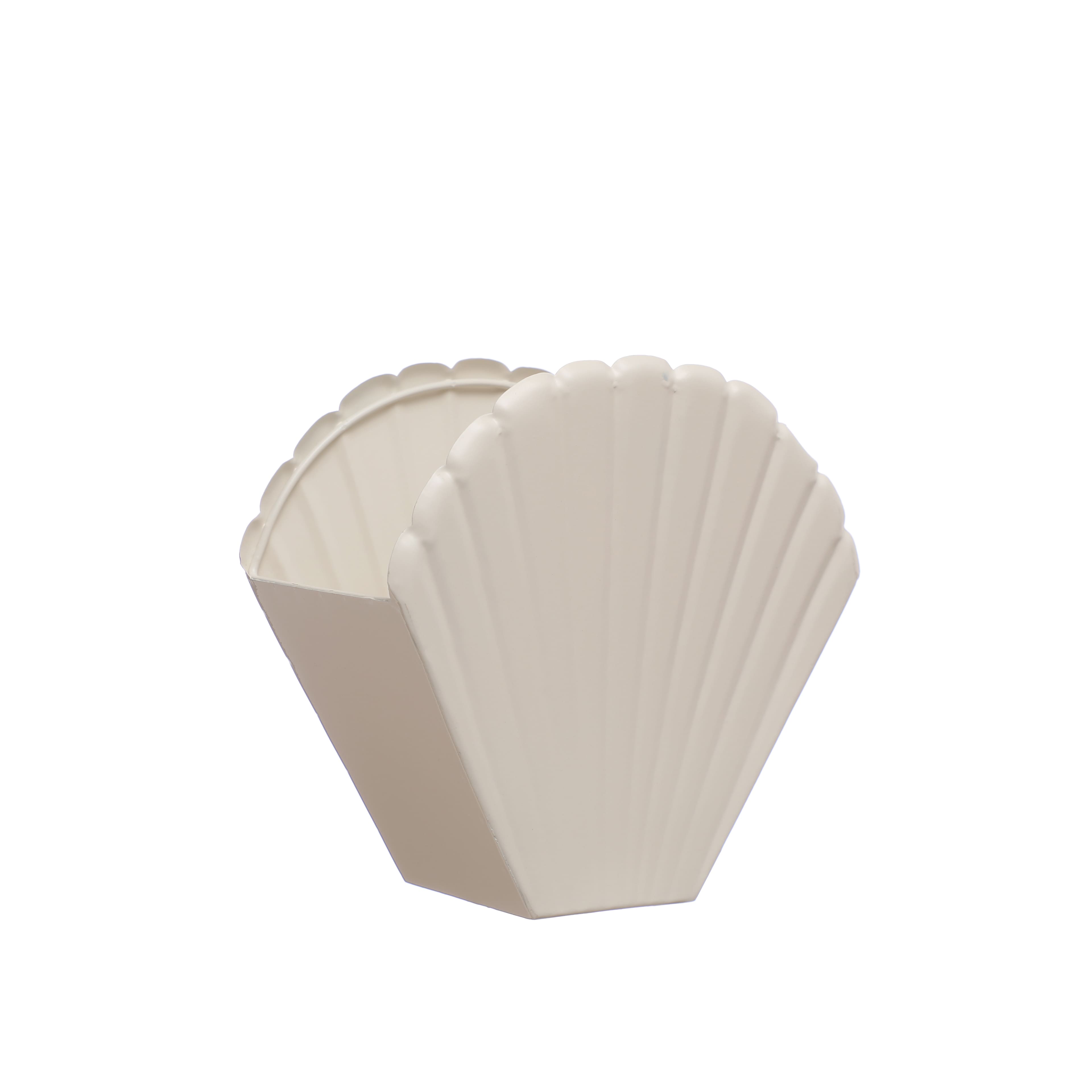 8&#x22; Cream Shell Container by Ashland&#xAE;