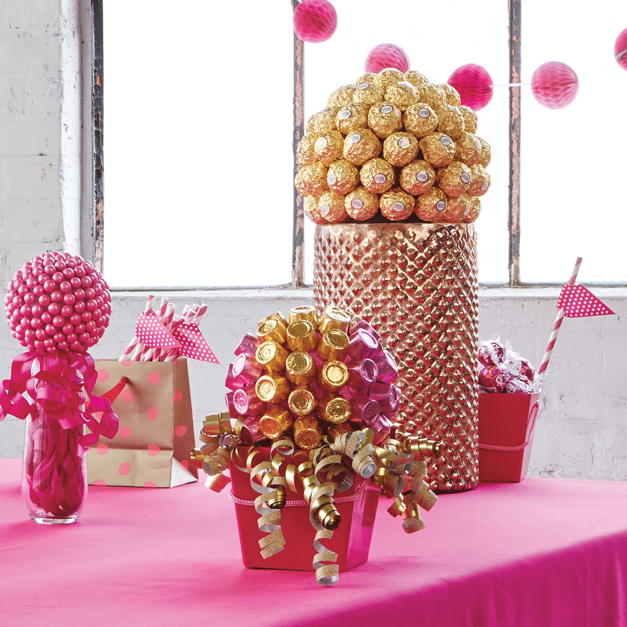 FloraCraft® CraftFōM Balls, White