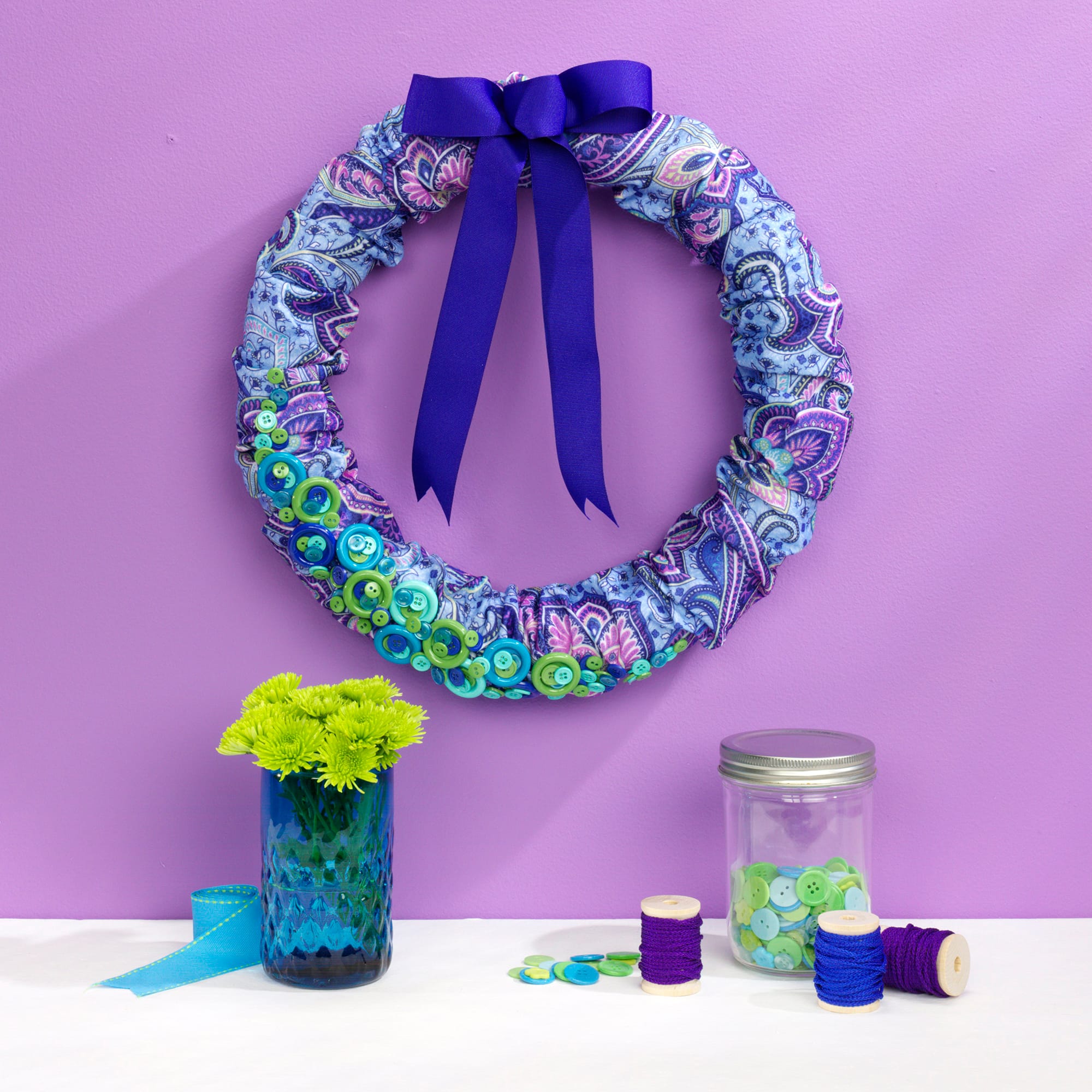 FloraCraft&#xAE; CraftF&#x14D;M 16&#x22; White Extruded Wreath
