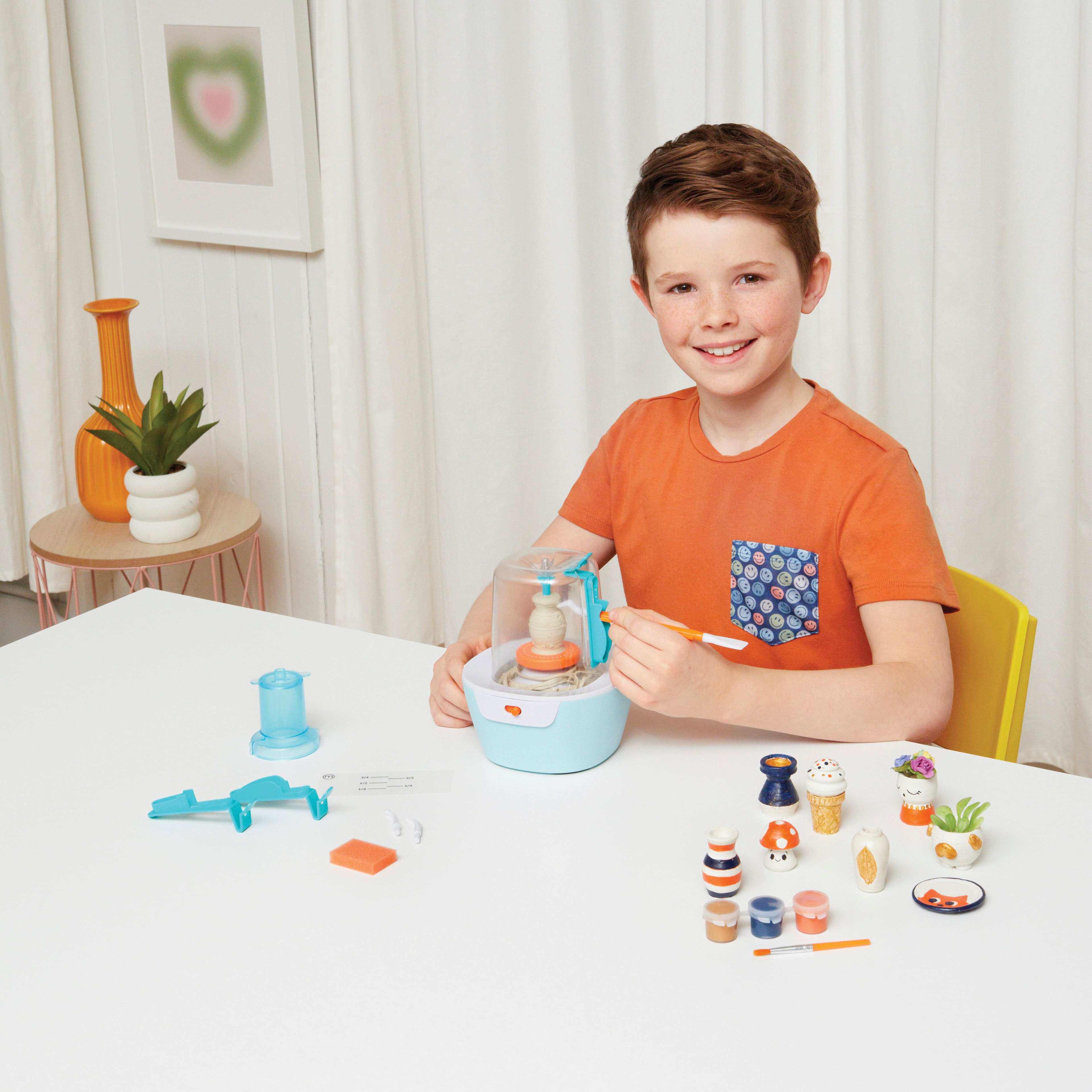 Make It Real: Mini Pottery Studio For Kids-26 Pieces . 10 Projects