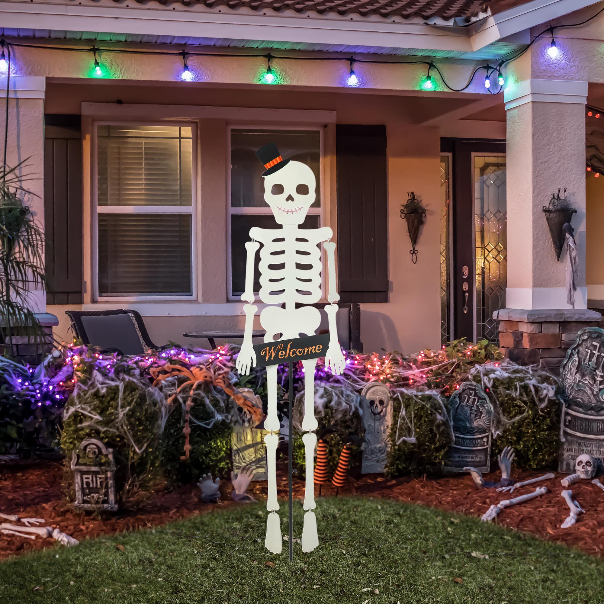 Glitzhome&#xAE; 60&#x22; Halloween &#x22;WELCOME&#x22; Metal Dangling Skeleton Yard Stake