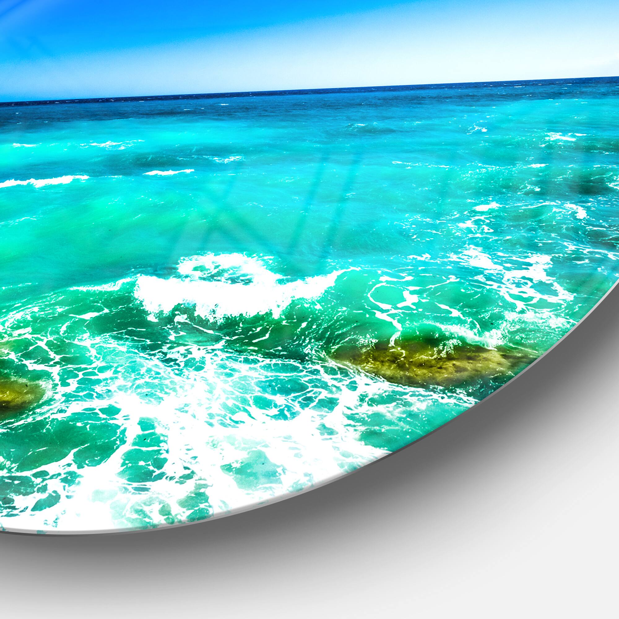 Designart - Seashore with Clear Water and Sky&#x27; Disc Seashore Metal Circle Wall Art