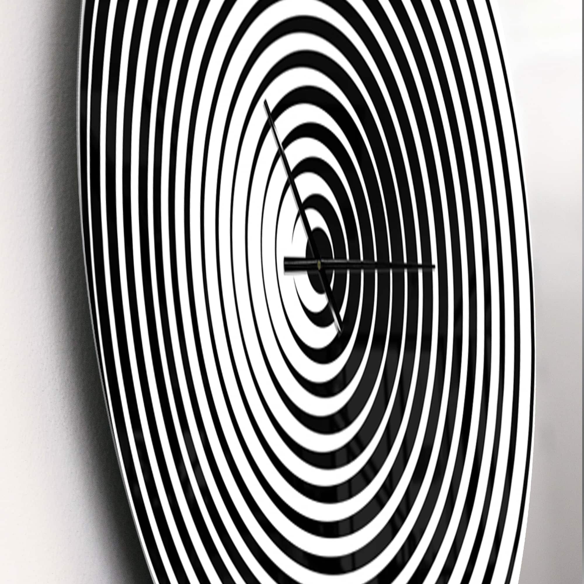 Designart 'Black And White Optical Illusion Modern Wall Clock