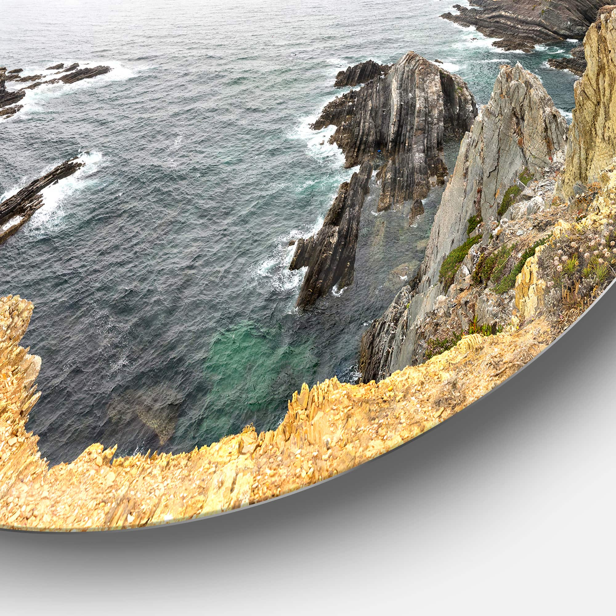 Designart - Rocky Bay Portugal Panorama&#x27; Oversized Beach Metal Circle Wall Art