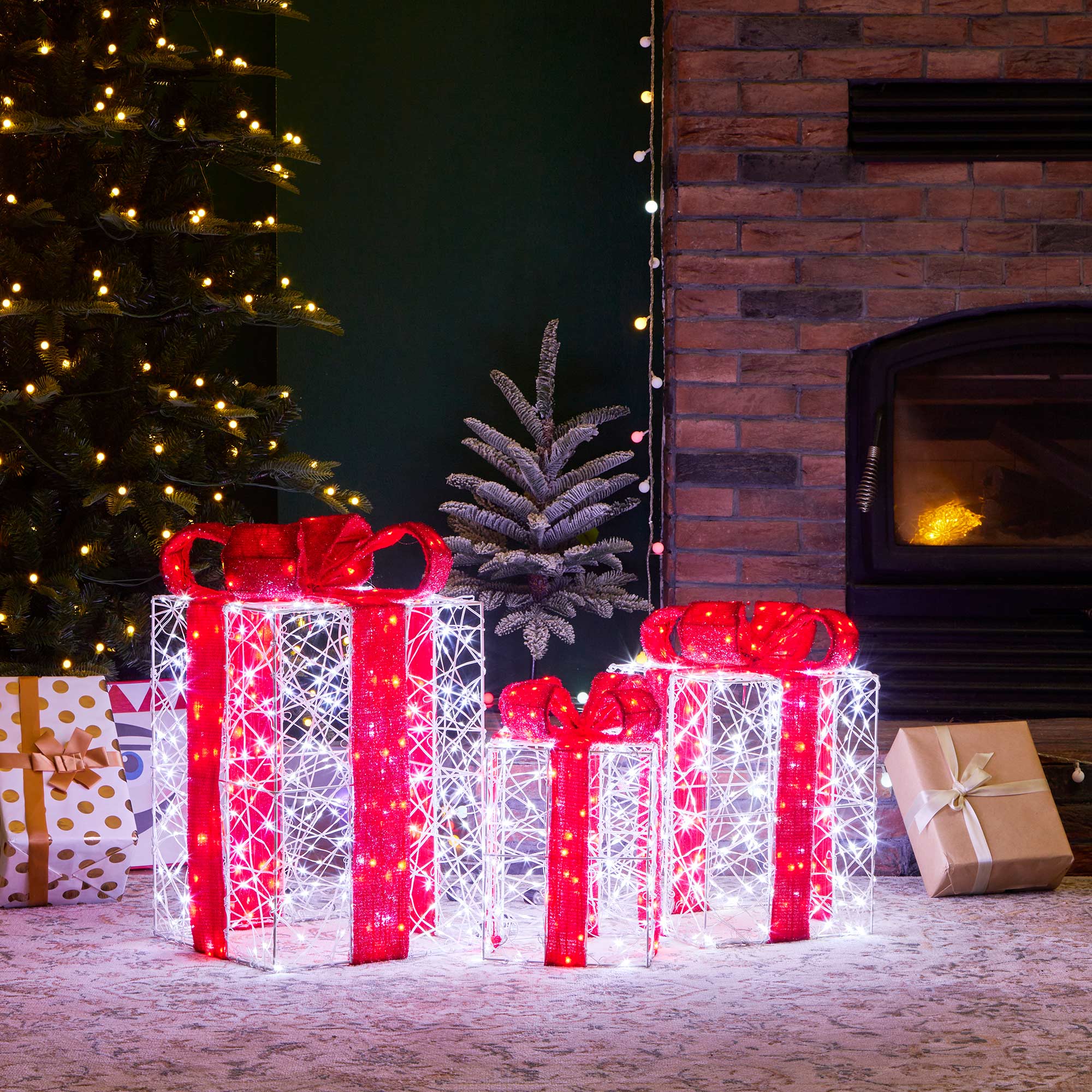 Glitzhome&#xAE; Lighted Christmas Crystal White 3D Giftbox Outdoor D&#xE9;cor Set