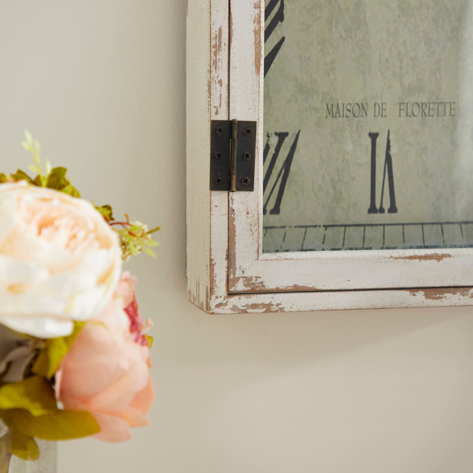 28&#x22; White Vintage Wood Wall Clock