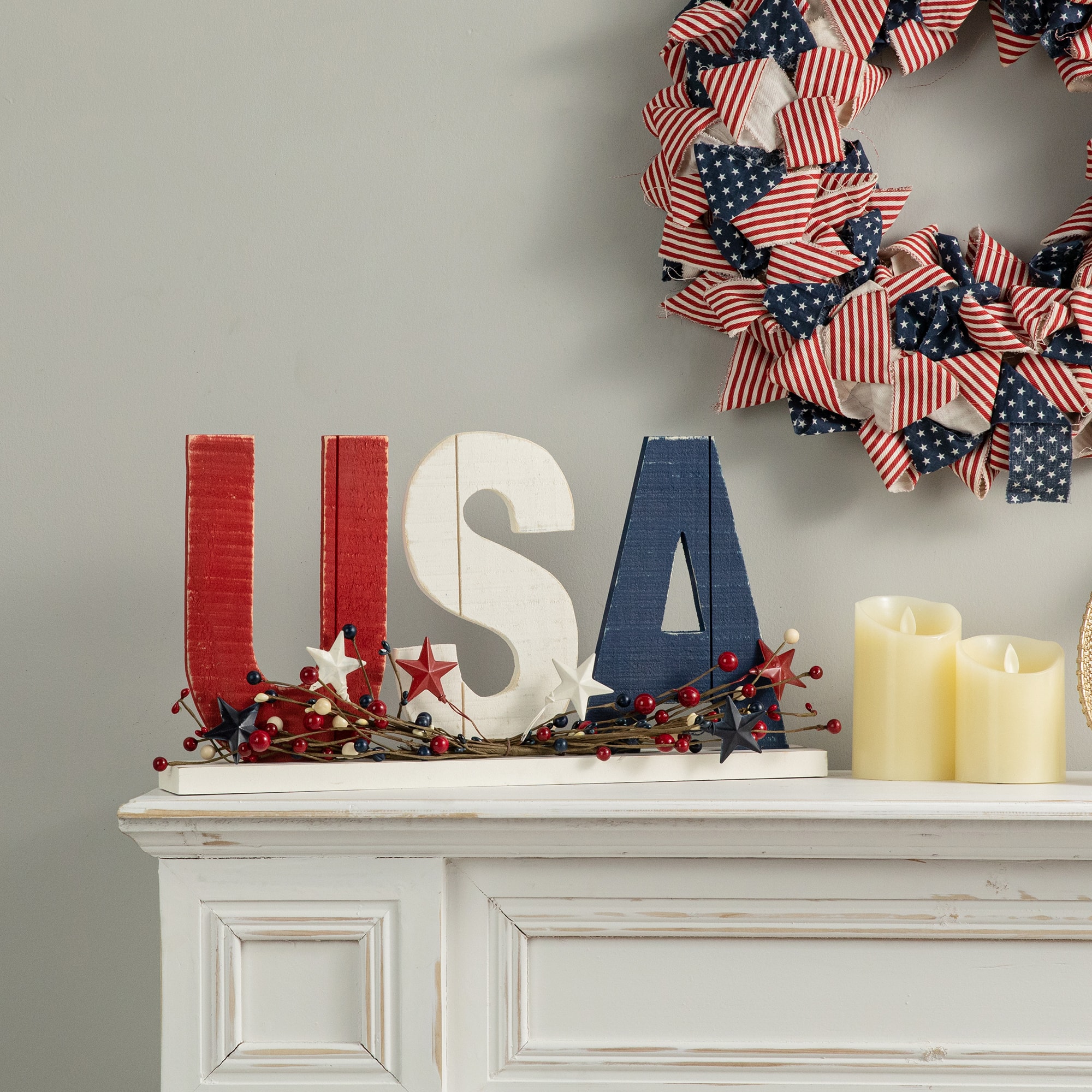 Glitzhome&#xAE; 18&#x22; U.S.A. Wooden Table Decoration