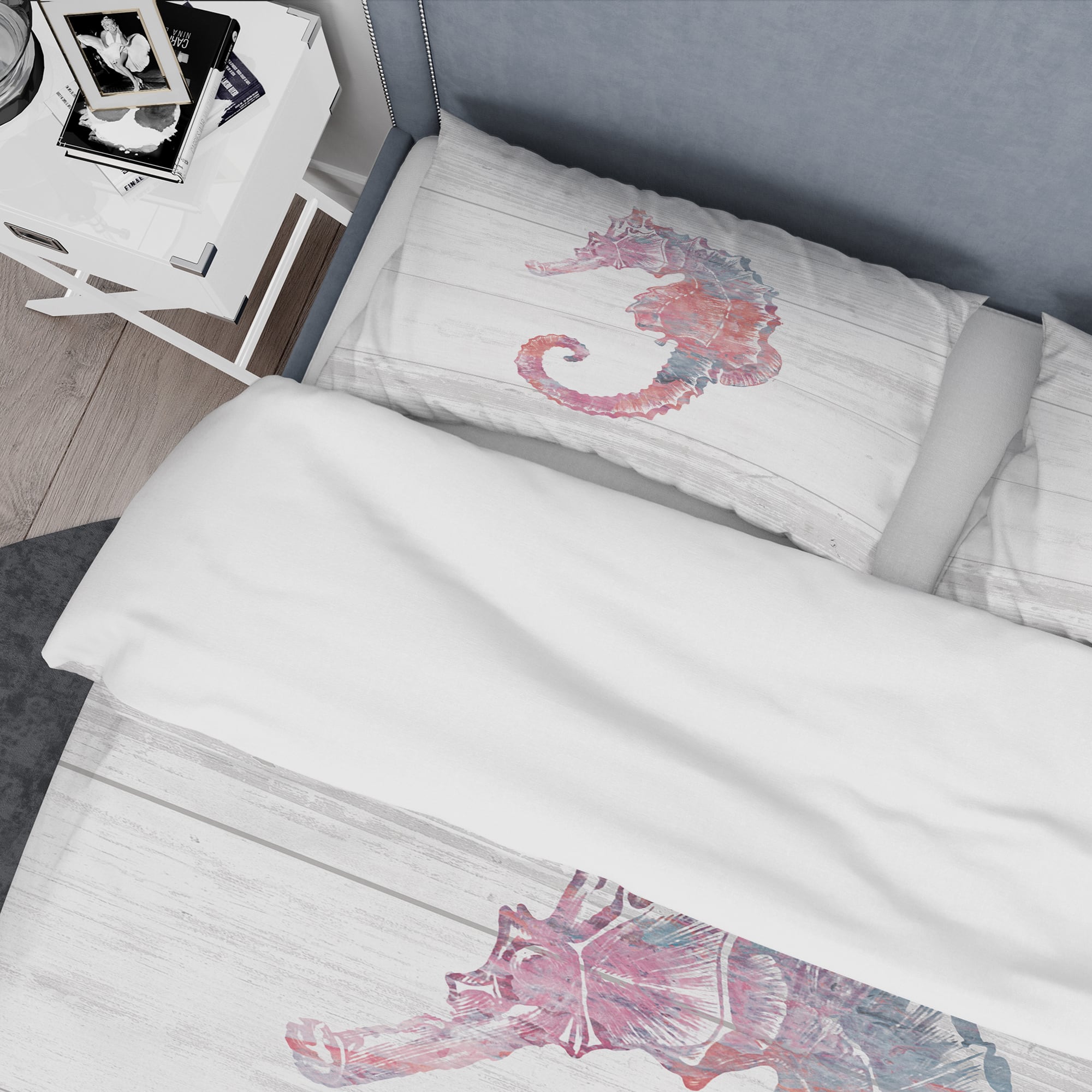 Designart &#x27;Pink seahorses Ocean Life&#x27; Coastal Bedding Set - Duvet Cover &#x26; Shams