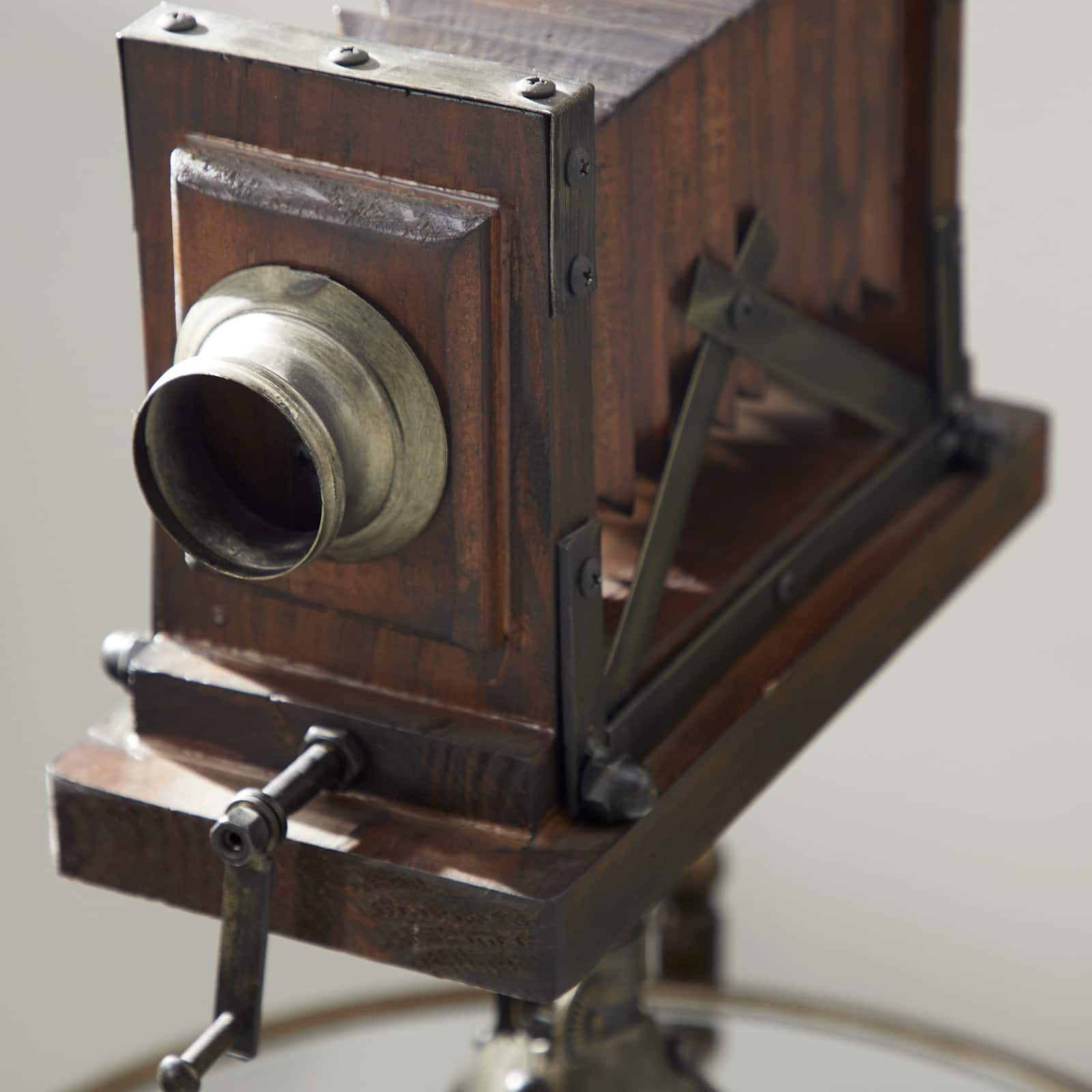 17&#x22; Brown Wood Vintage Camera Sculpture