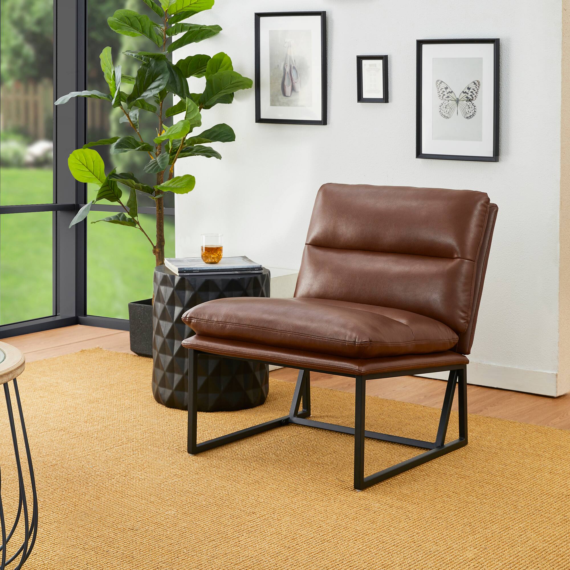 Glitzhome&#xAE; Modern Thick Leatherette Accent Chair