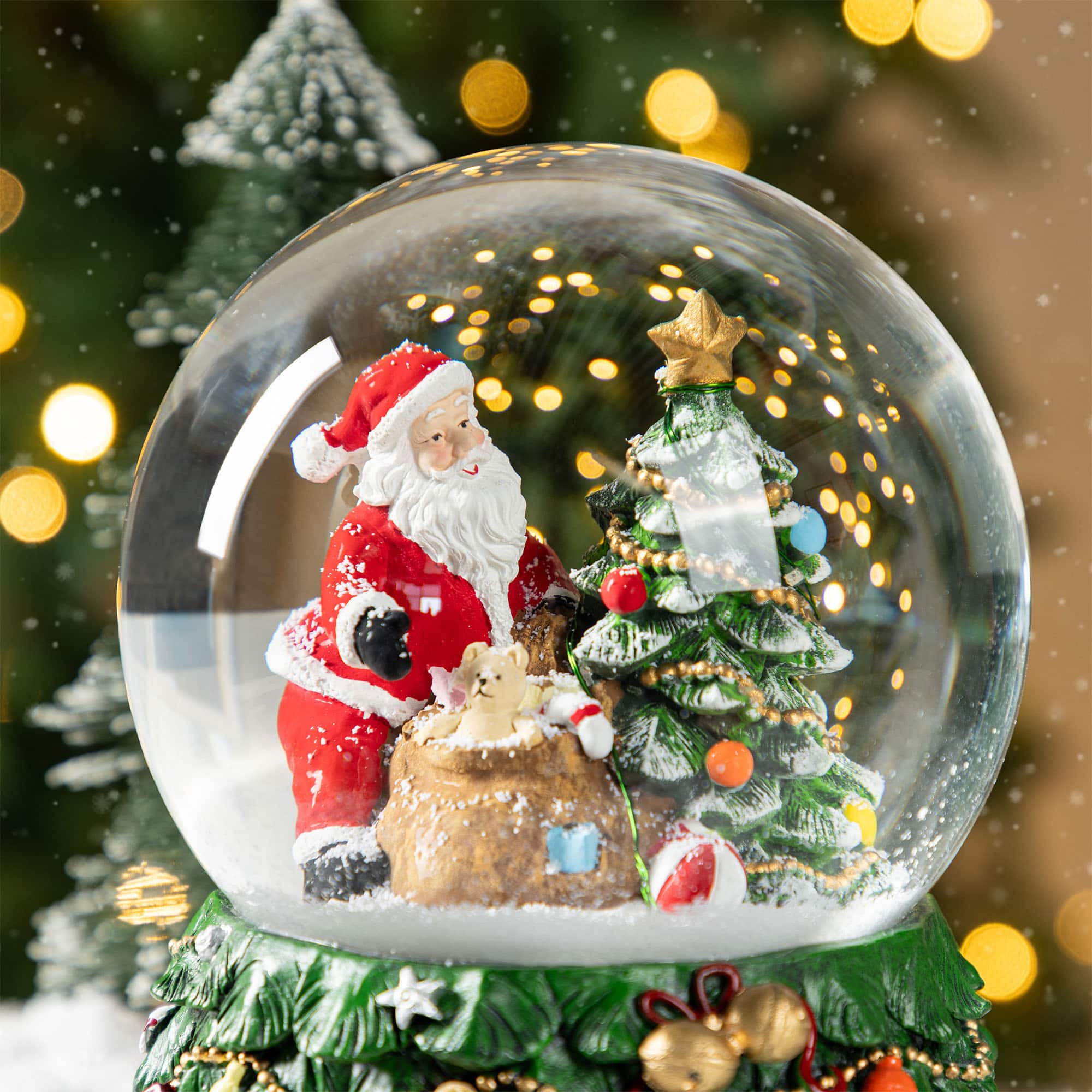 Glitzhome&#xAE; 150mm Christmas Resin Lighted Musical Snowflakes Santa Waterglobe