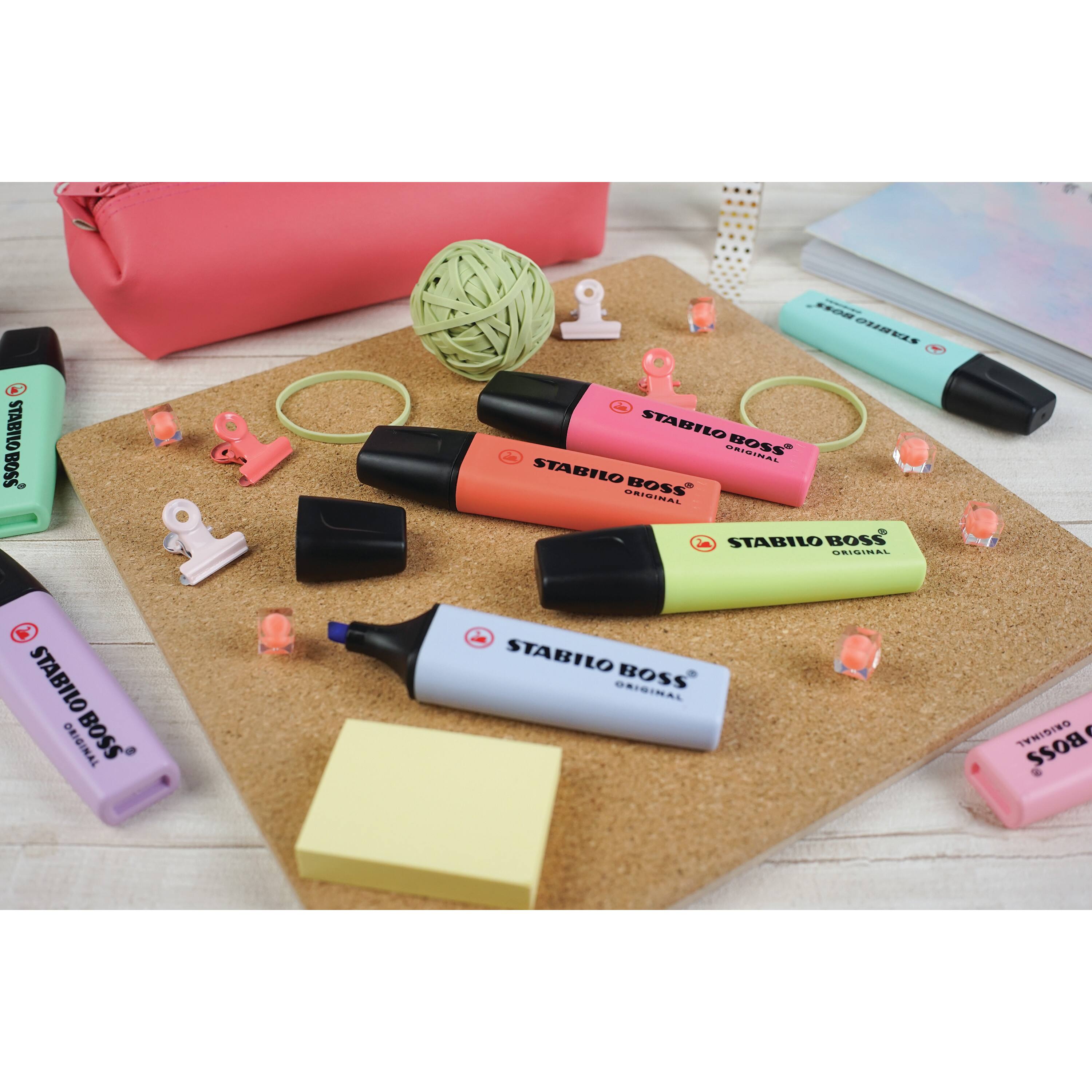 STABILO&#xAE; BOSS&#xAE; Original 15-Color Pastel Highlighters &#x26; Desk Set