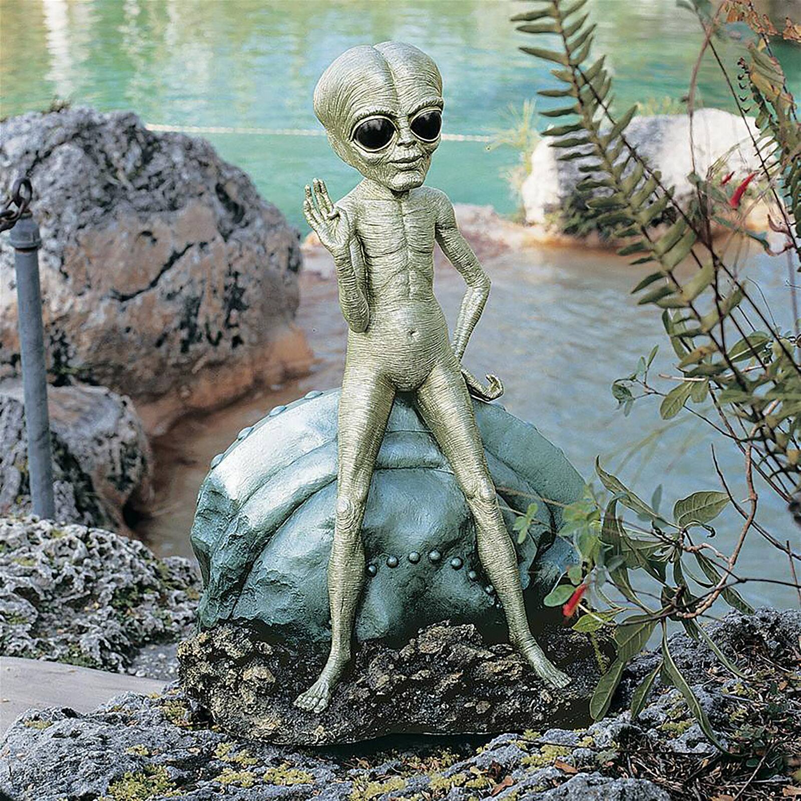 Design Toscano Roswell, the Alien Sculpture