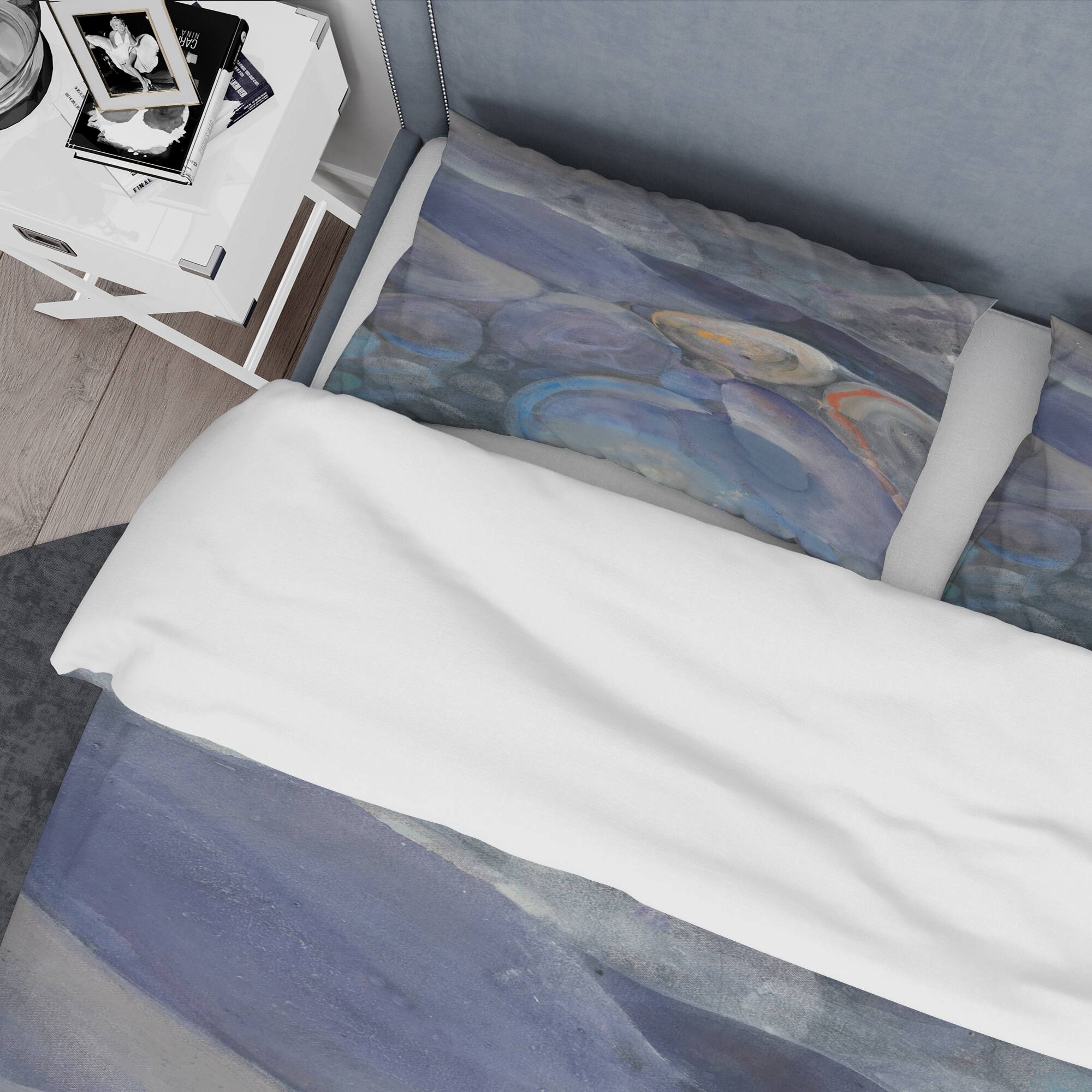 Designart 'Into the Indigo Stream II' Geometric Bedding Set