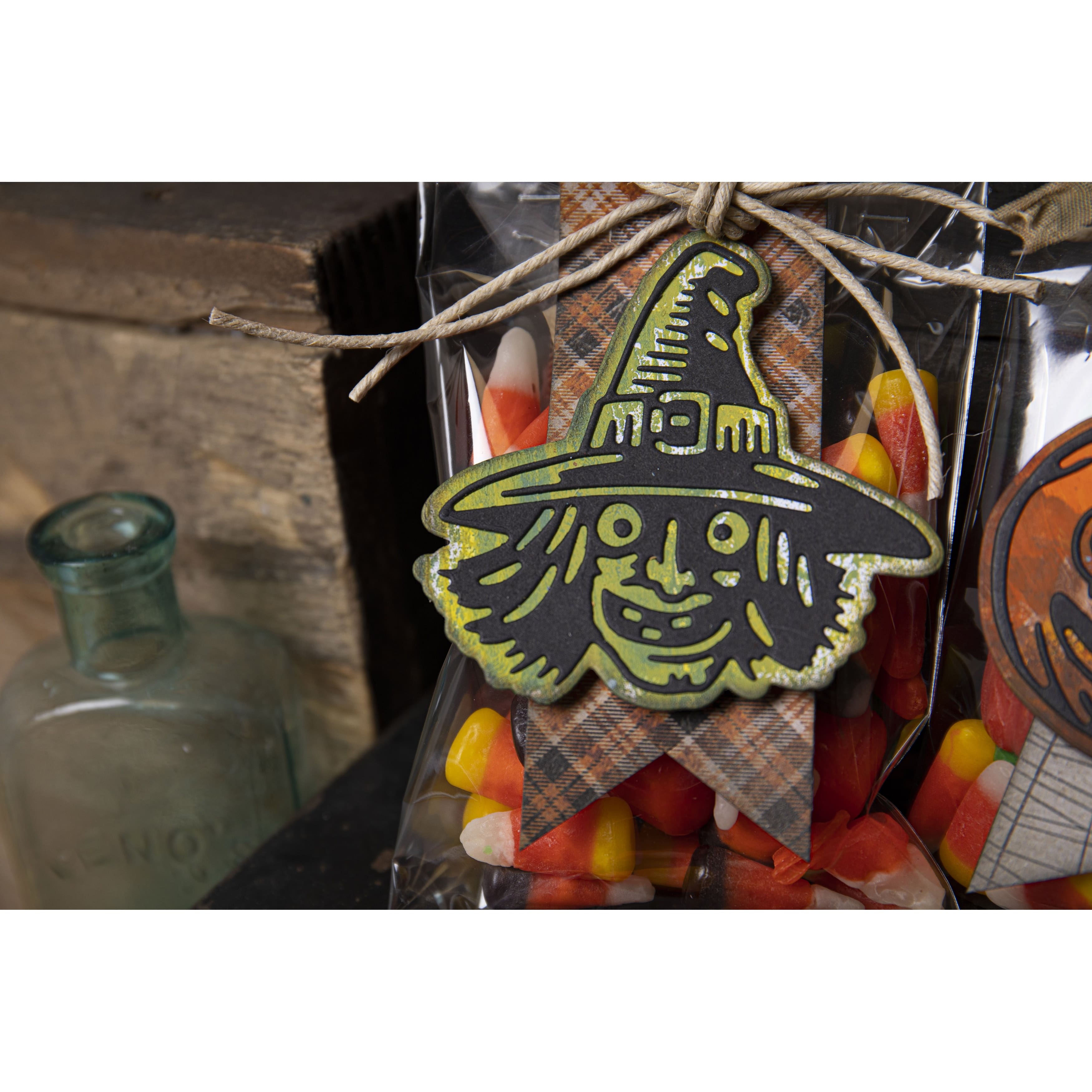 Sizzix&#xAE; Thinlits&#x2122; Retro Halloween Dies by Tim Holtz