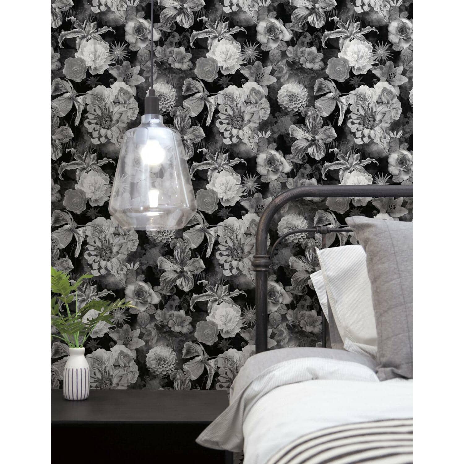 RoomMates Vintage Floral Blooms Peel & Stick Wallpaper