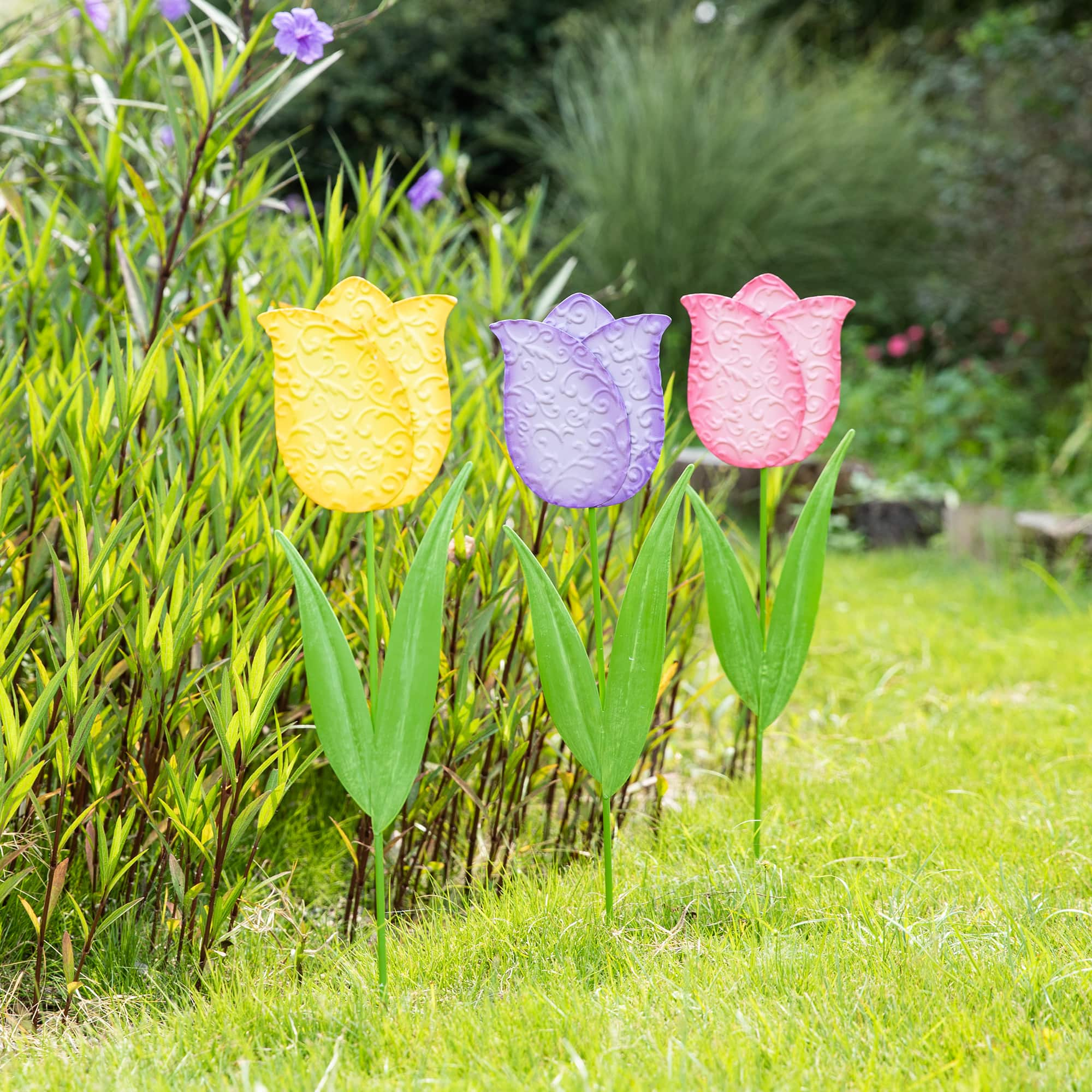 Glitzhome&#xAE; 24&#x22; Easter Metal Tulips Yard Stake Set