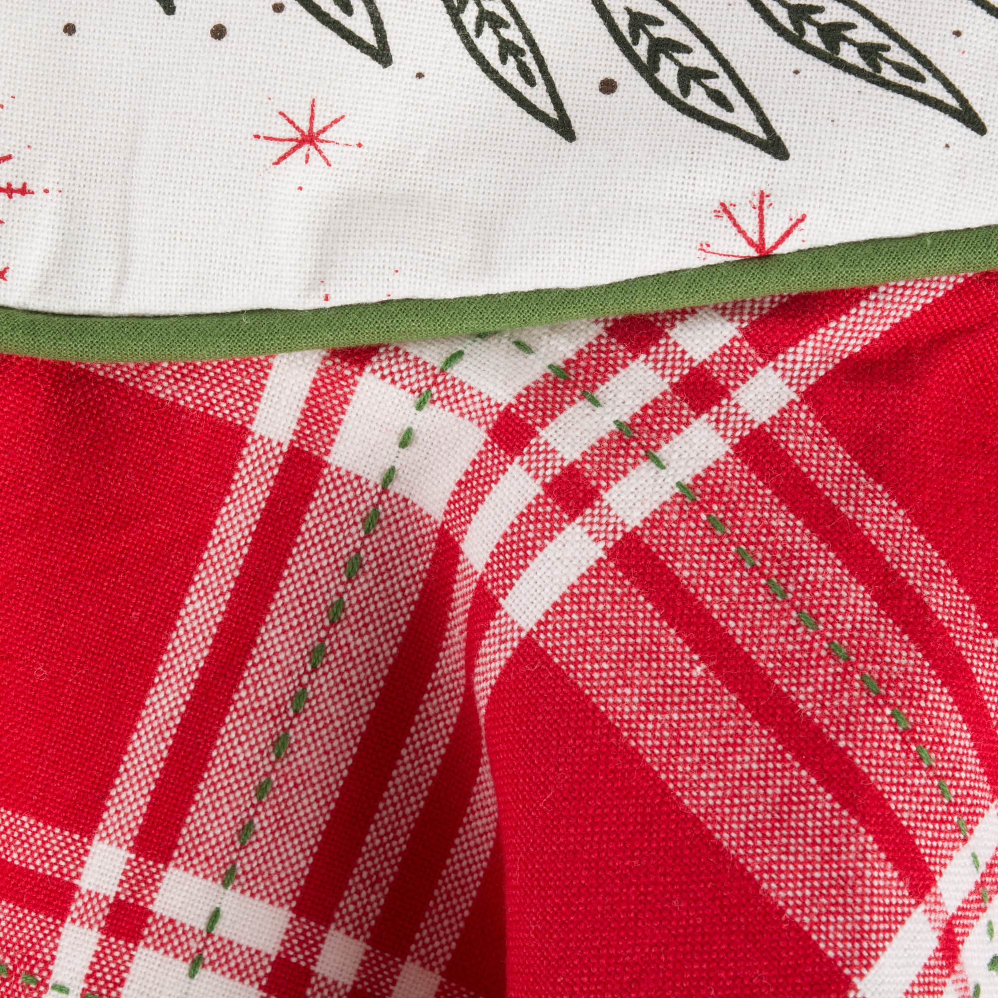 DII&#xAE; White Christmas Tree Ruffle Apron