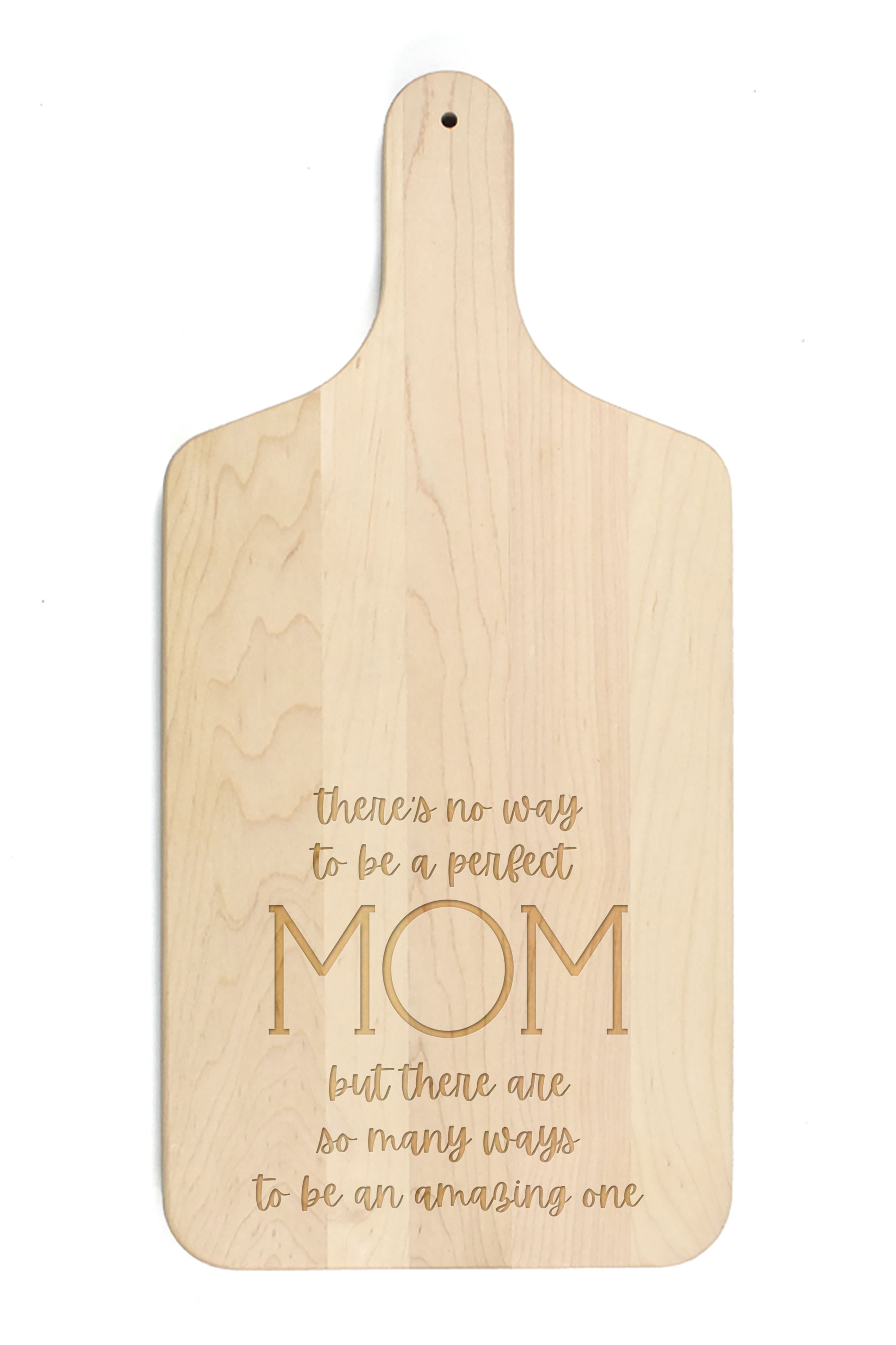 17&#x22; An Amazing Mom Maple Paddle Cutting Board