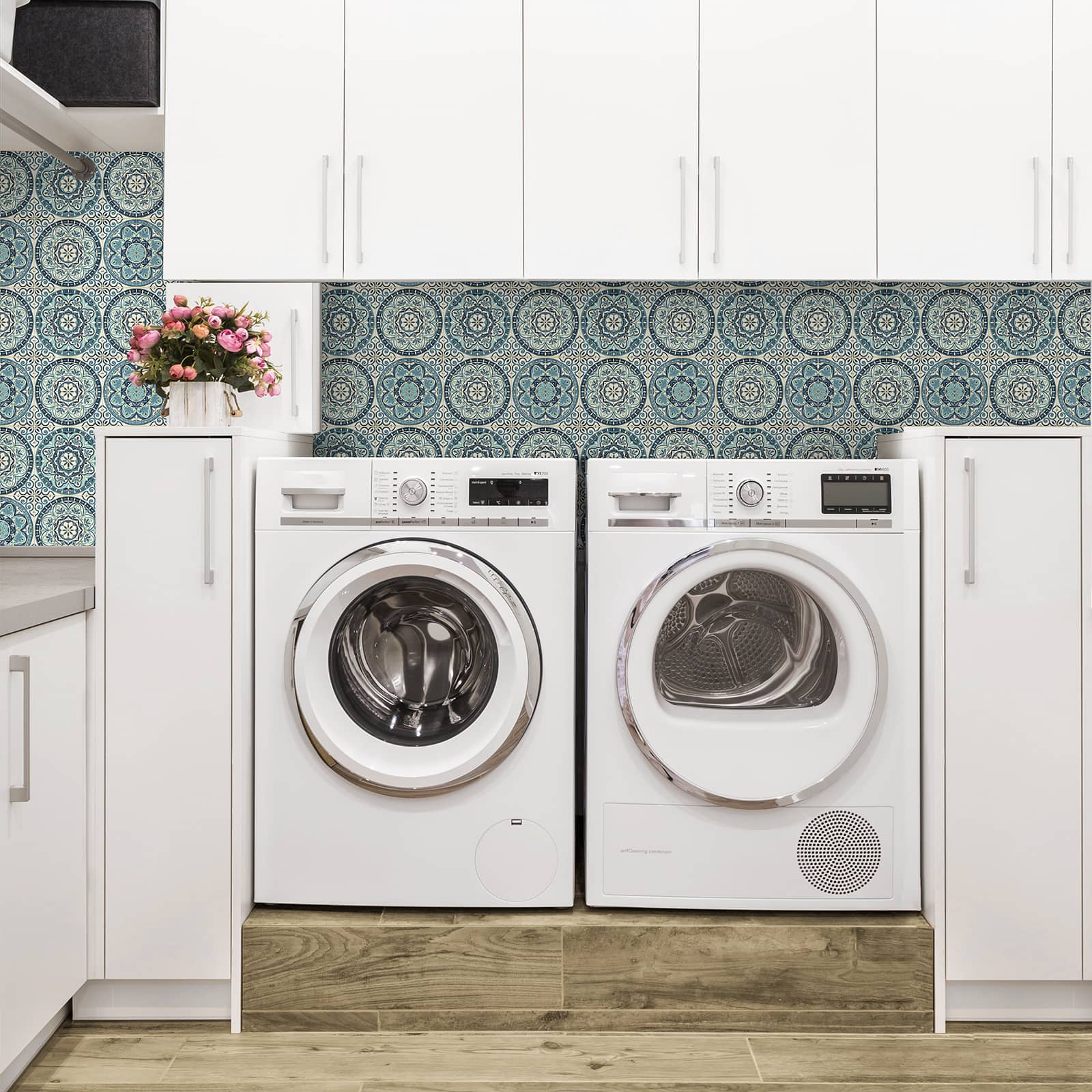 Surface Style Color Wheel Capri Peel & Stick Wallpaper