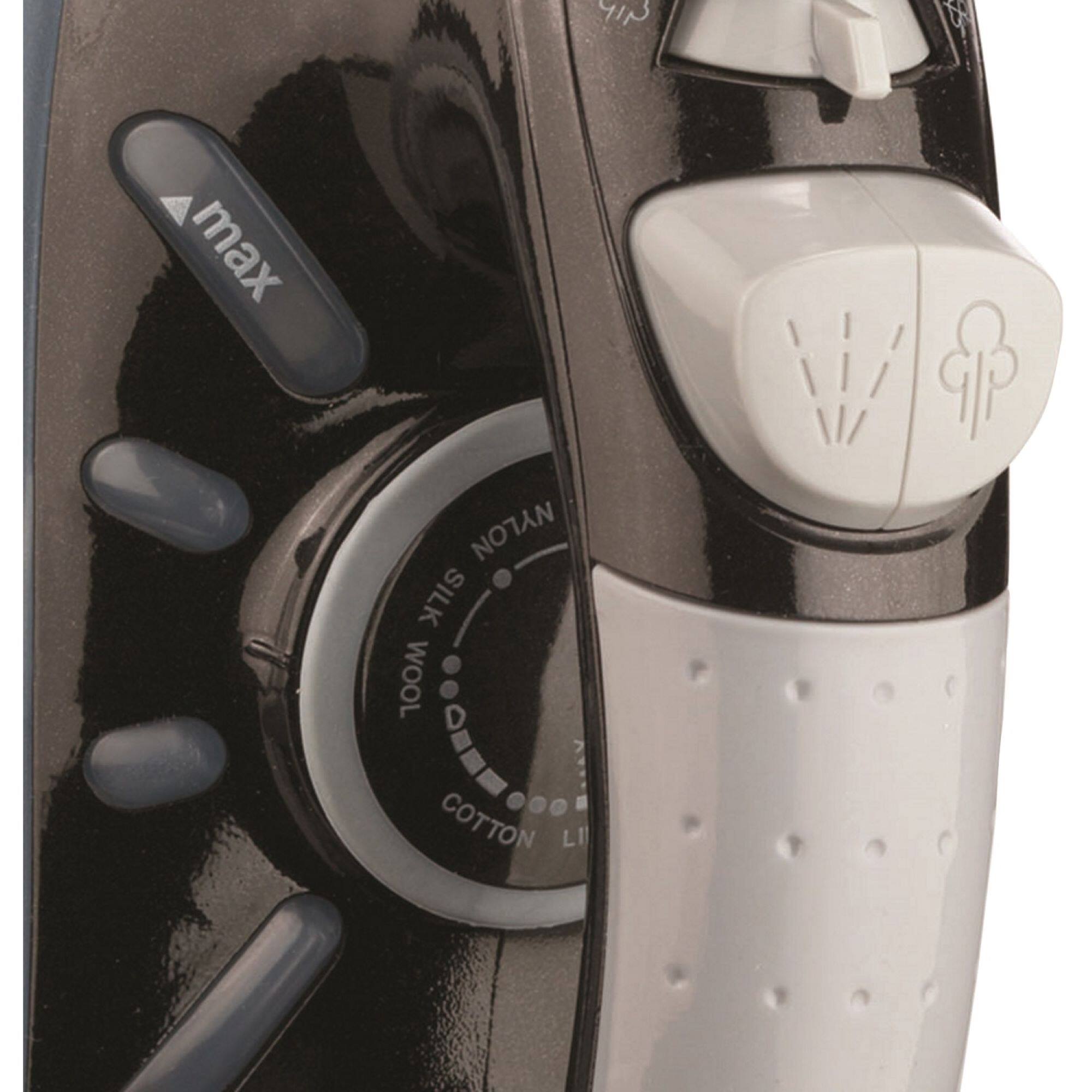 Brentwood&#xAE; Full-Size Nonstick Steam Iron