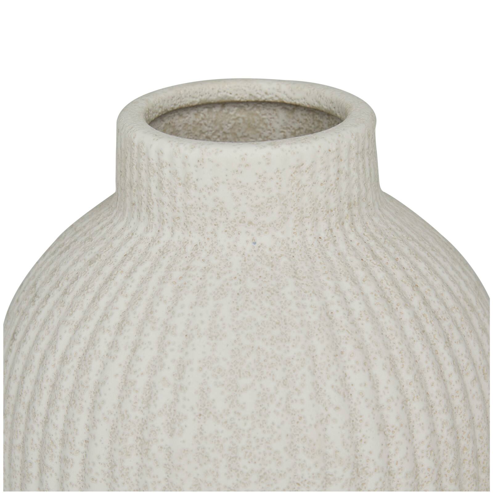 CosmoLiving by Cosmopolitan White Ceramic Ribbed Vase Set of 2 11", 9"