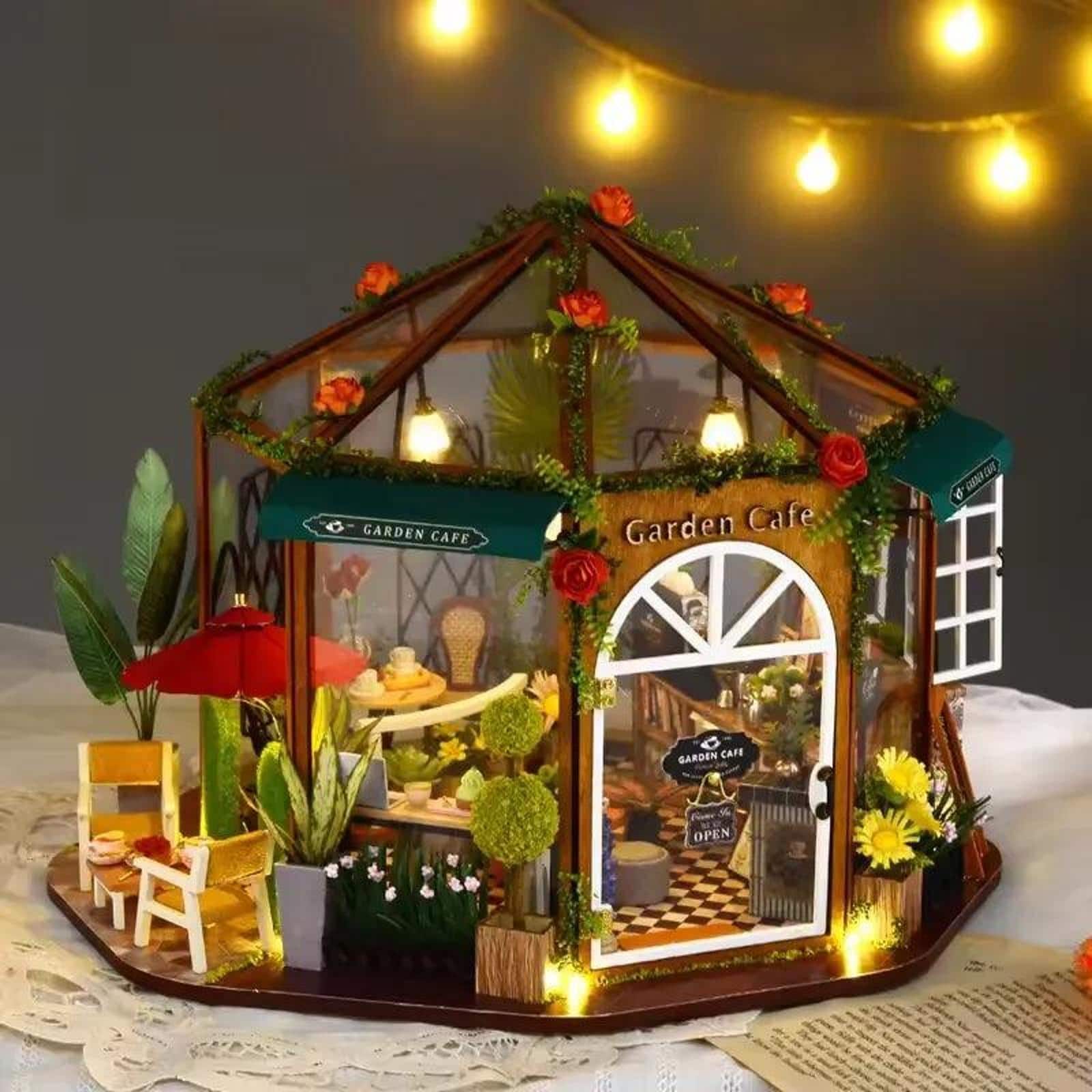 Wizardi Miniature Roombox: Wooden Coffee Shop Dollhouse Kit