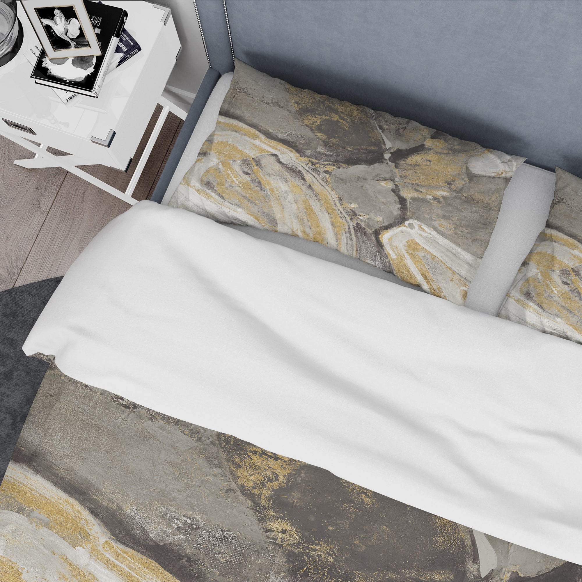 Designart &#x27;Glam Phoenix Neutral&#x27; Glam Bedding Set - Duvet Cover &#x26; Shams