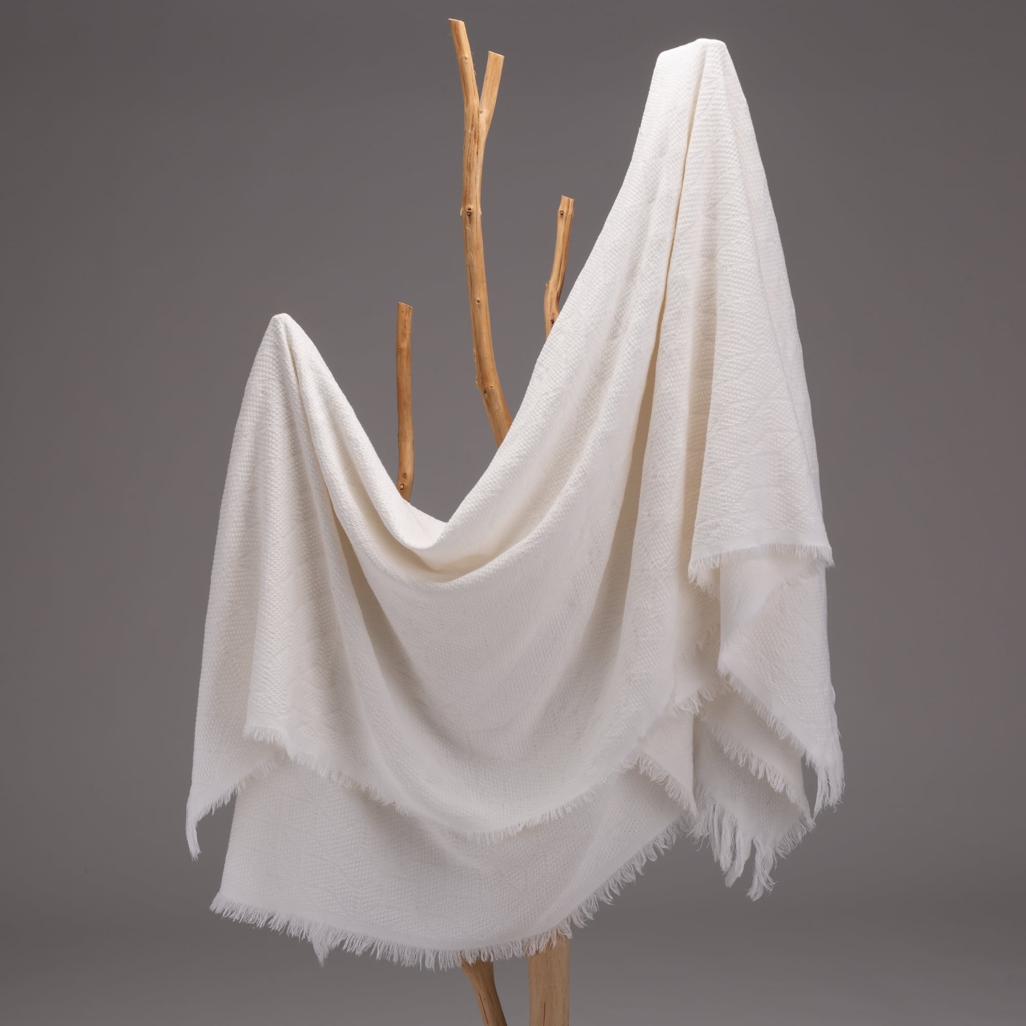 Glitzhome&#xAE; White Geometry Cotton Woven Throw