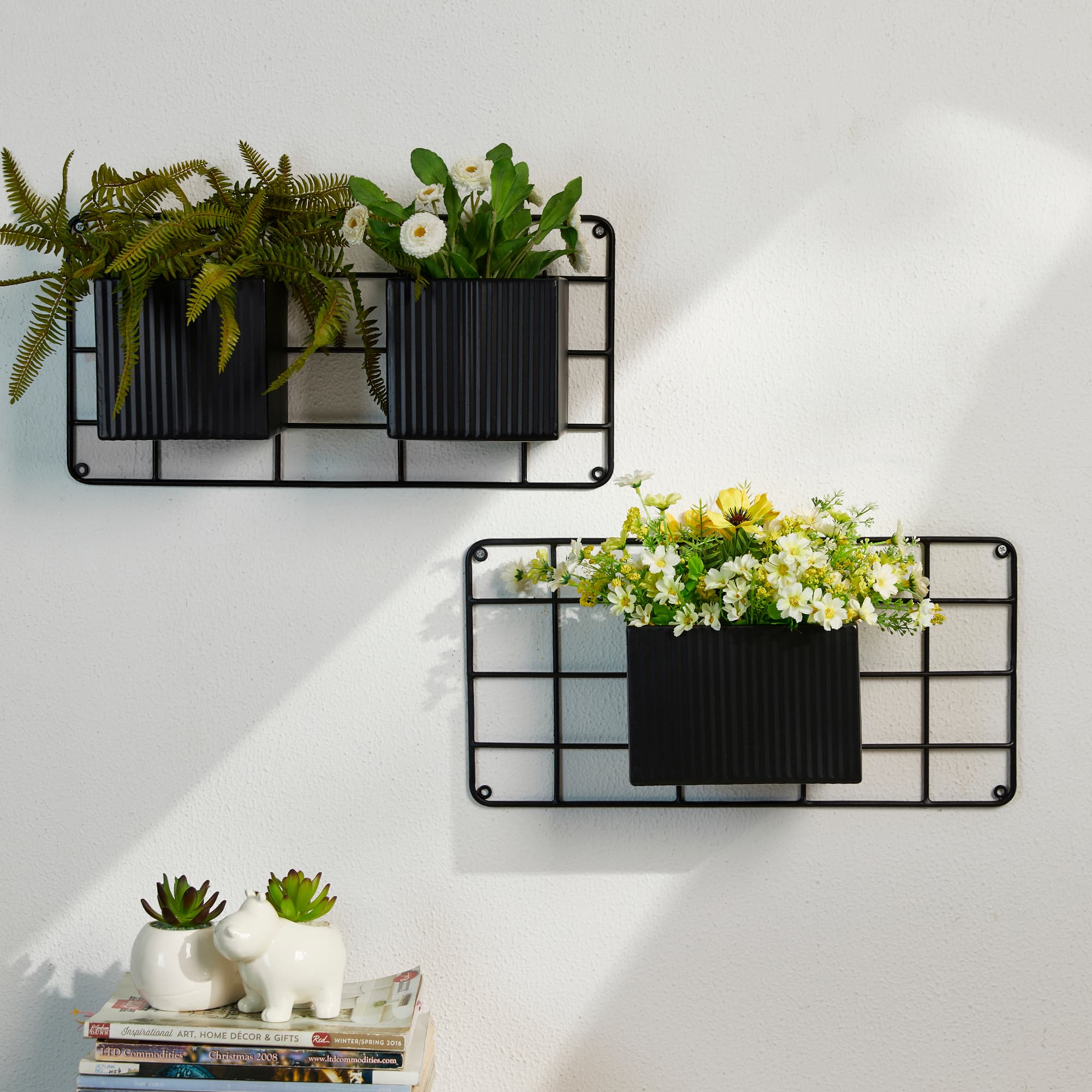 Glitzhome® Black Metal Vertical Wall Planter Stands Set