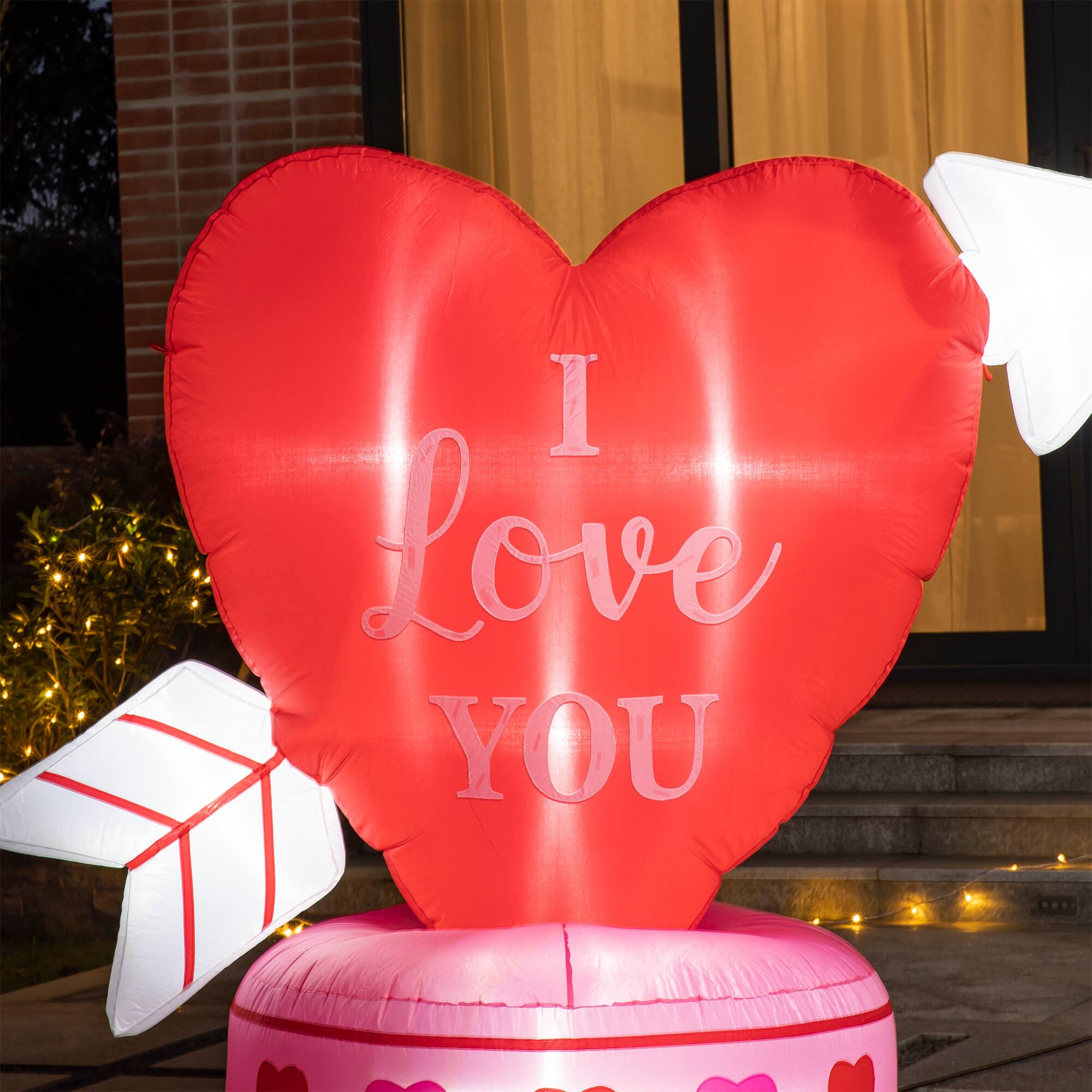 Glitzhome&#xAE; 5ft. Lighted Valentine&#x27;s Inflatable Heart D&#xE9;cor