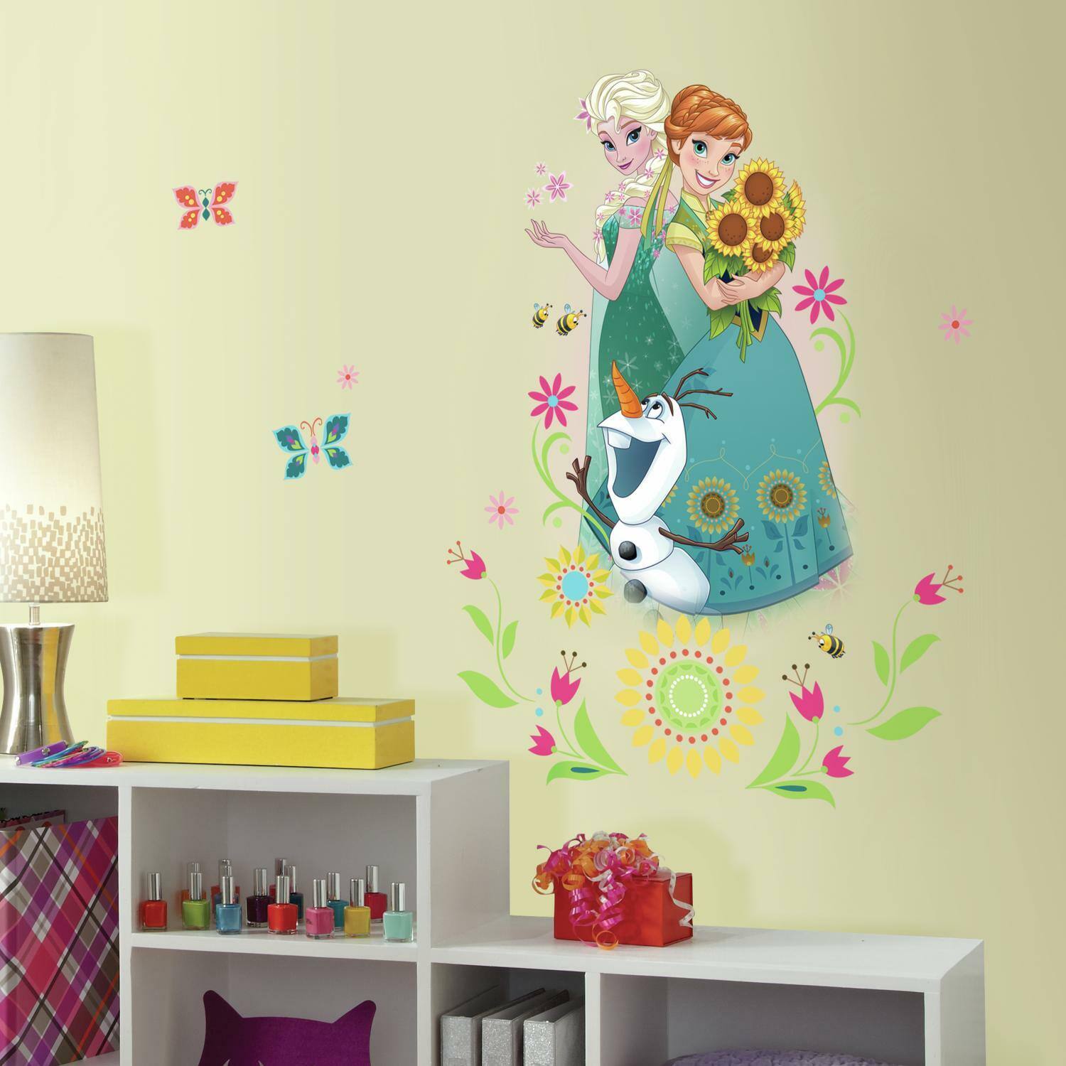 RoomMates Frozen Fever Group Peel &#x26; Stick Graphic