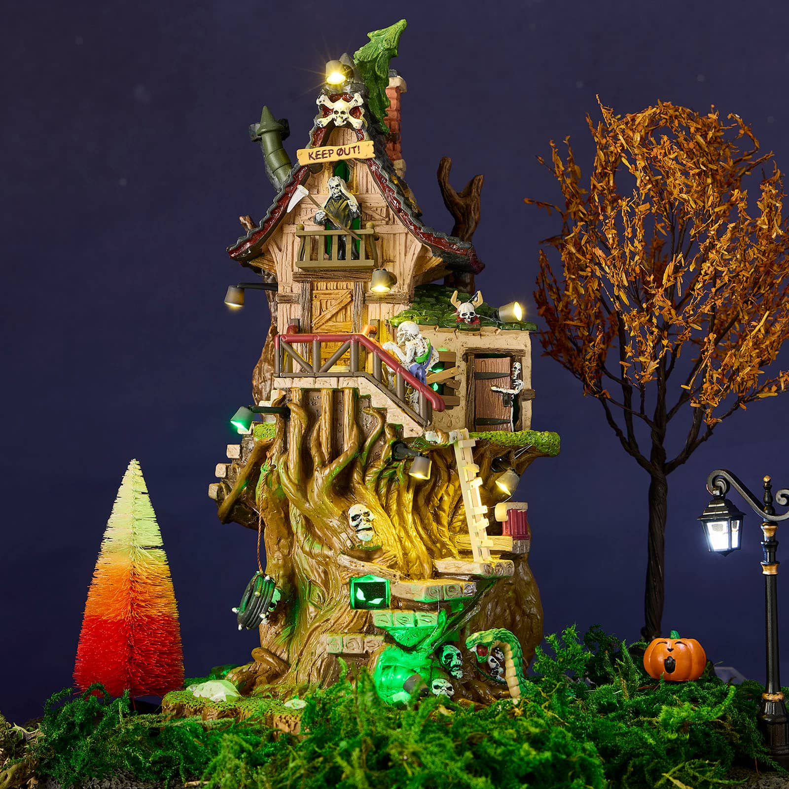 Lemax&#xAE; Spooky Town&#xAE; Petrified Forest Tree House