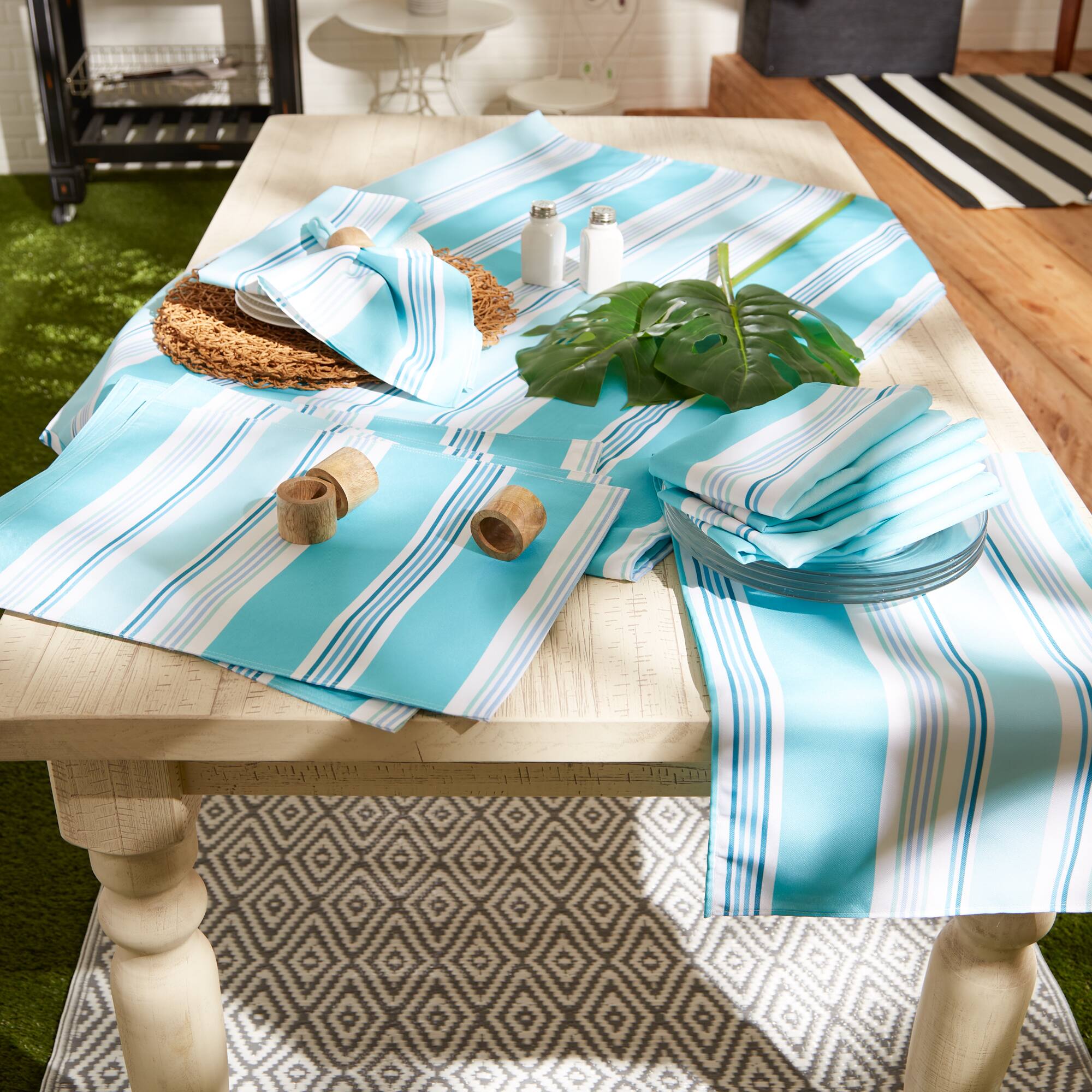 DII® Beach House Stripe Print Outdoor Tablecloth With Zipper 60 Round