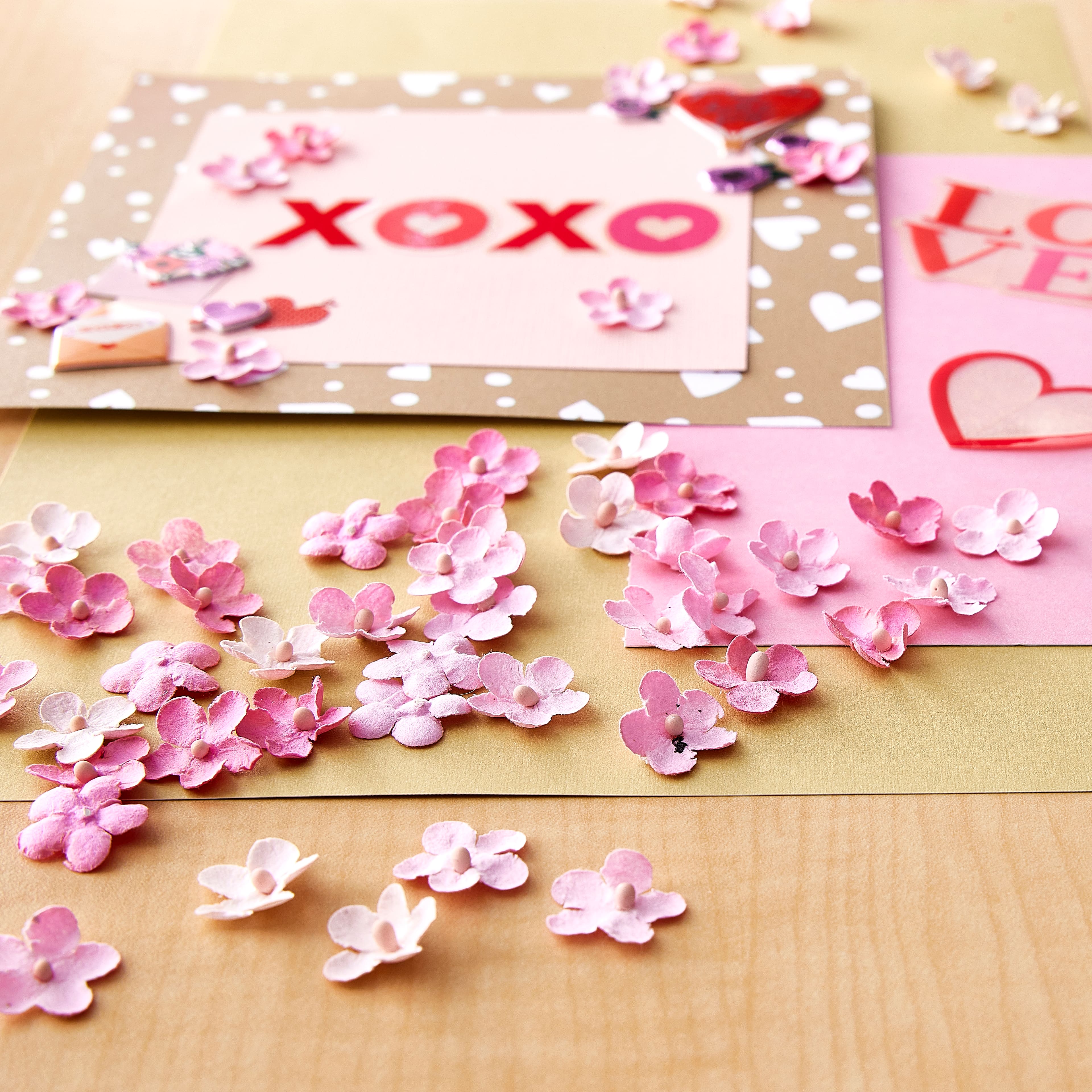 12 Packs: 120 ct. (1,440 total) Pink Paper Flowers by Recollections&#x2122;