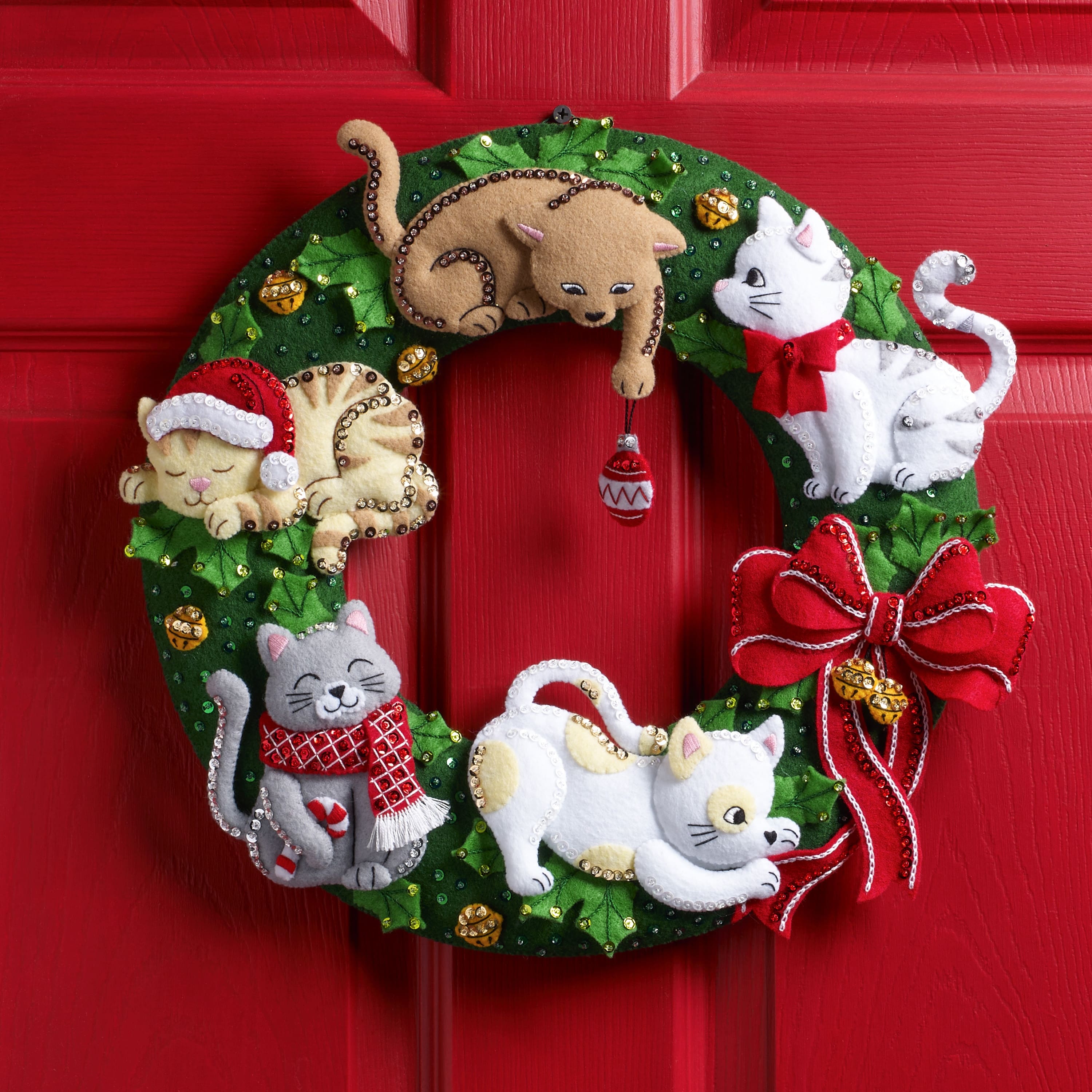 Bucilla&#xAE; Holiday Housecats Felt Wreath Applique Kit