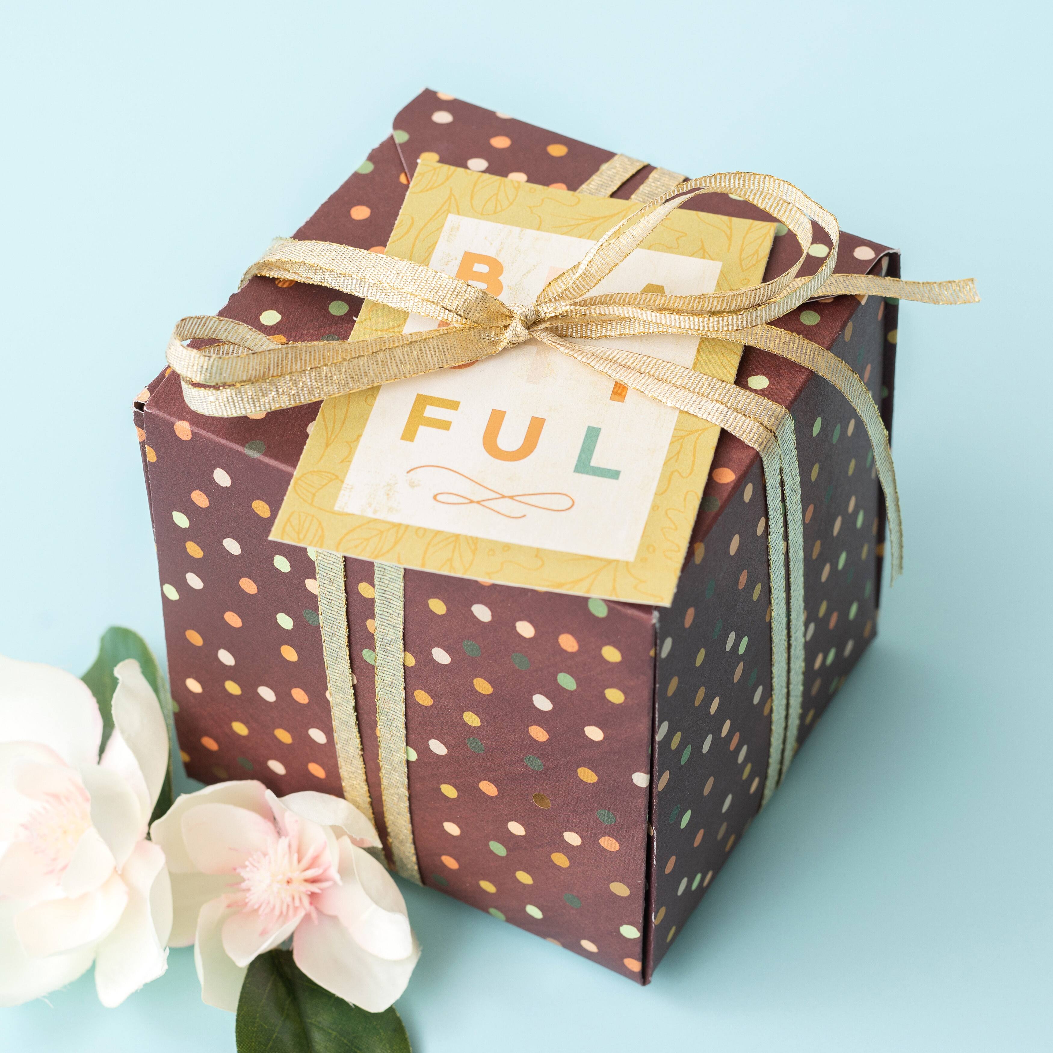 We R Memory Keepers Gift Box Punch Board