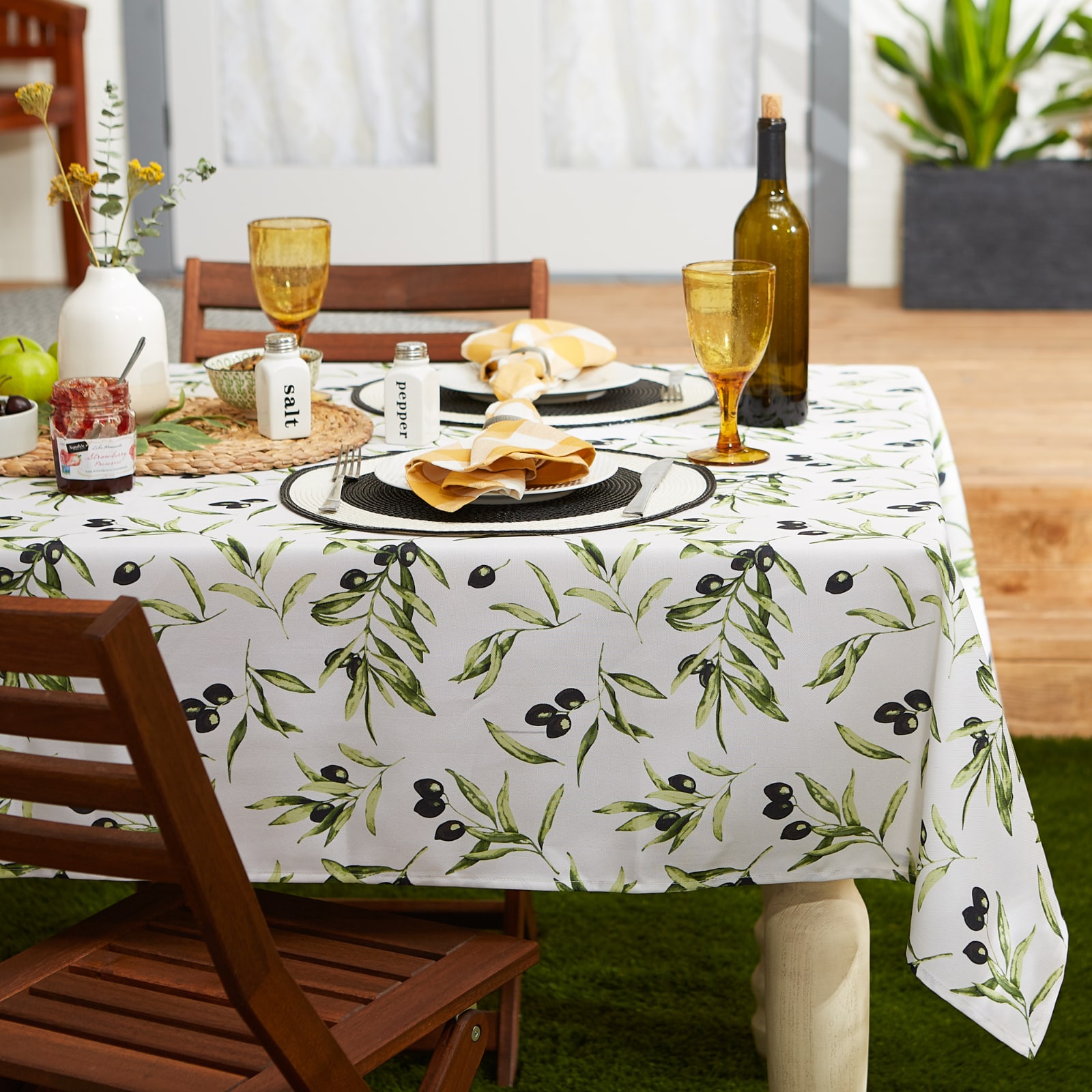 Olives Print Outdoor Tablecloth with Zipper, 60" Round