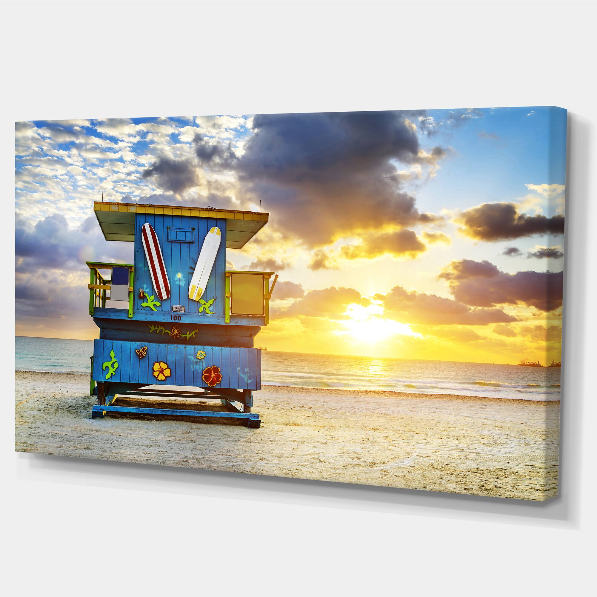Designart - Miami South Beach Sunrise - Large Seashore Canvas Wall Art