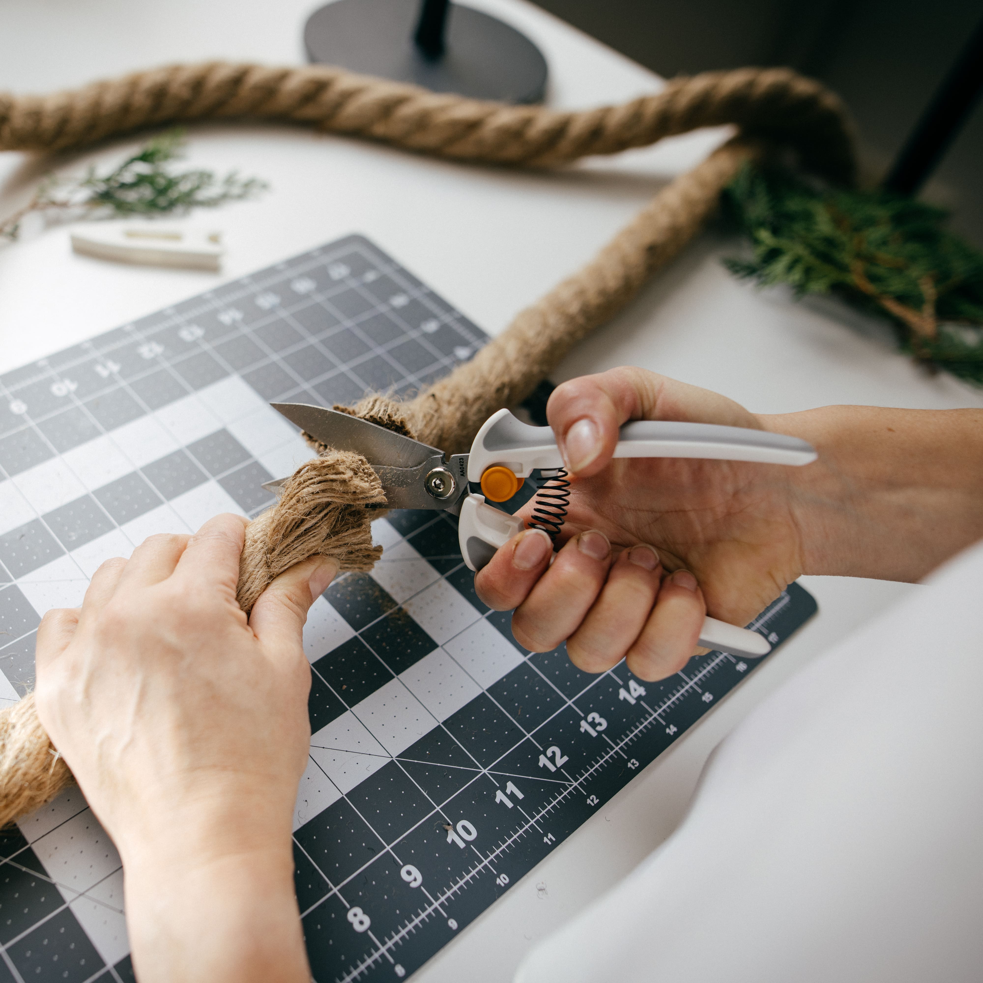 Fiskars&#xAE; PowerCut&#x2122; Easy Action&#x2122; 8&#x22; Snips