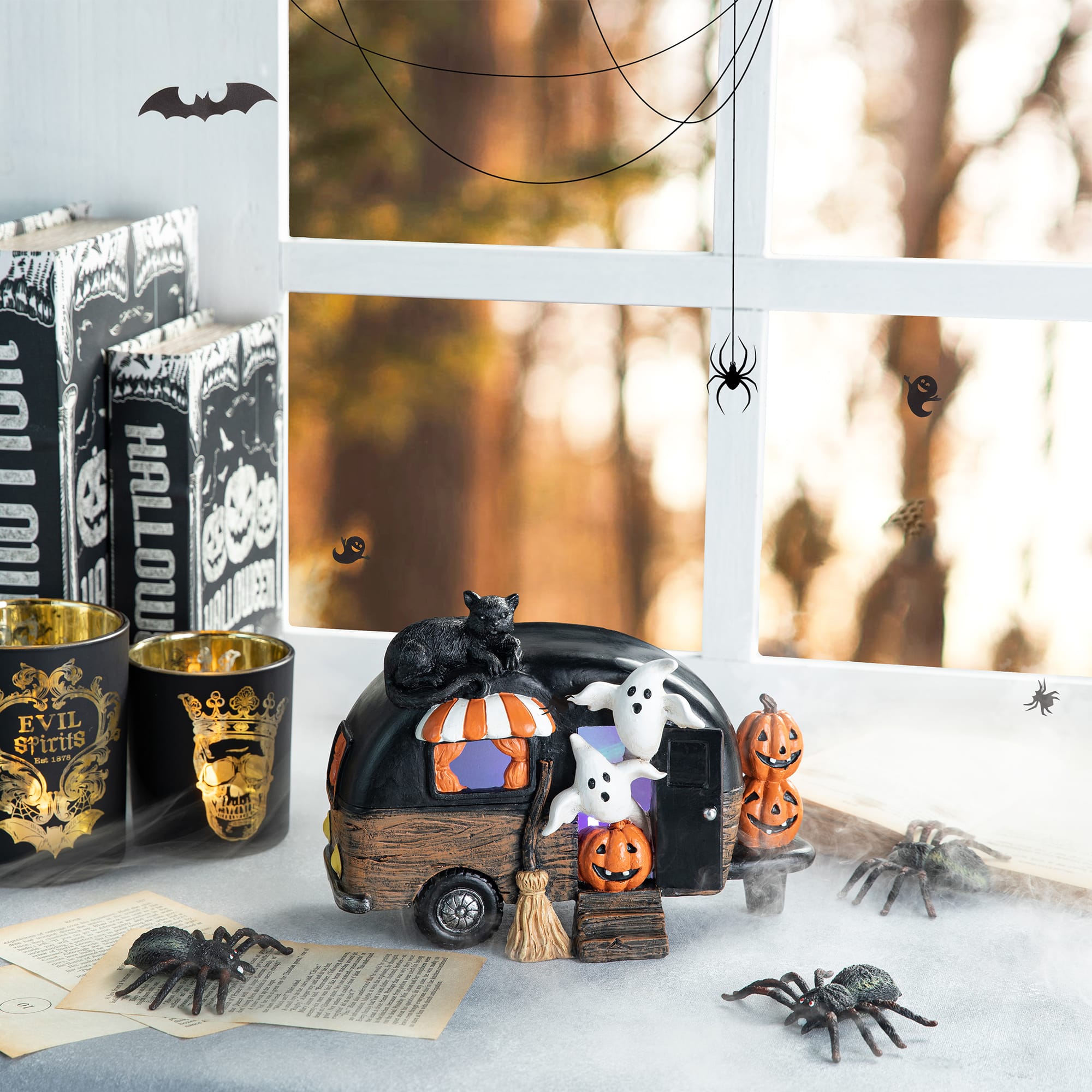 Glitzhome&#xAE; 9.25&#x22; Halloween Lighted Camper Table D&#xE9;cor