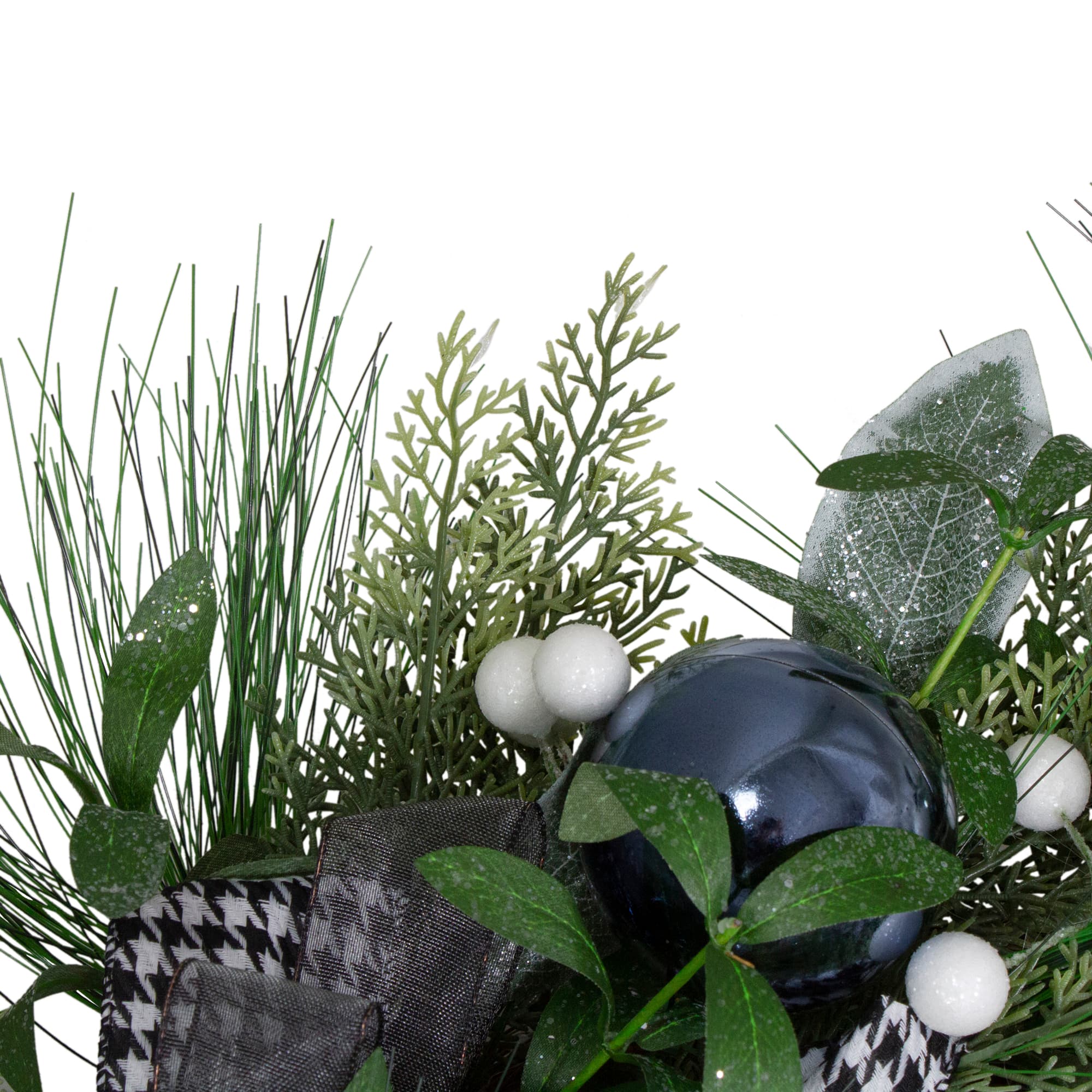 24" Houndstooth & White Berries Artificial Christmas Wreath