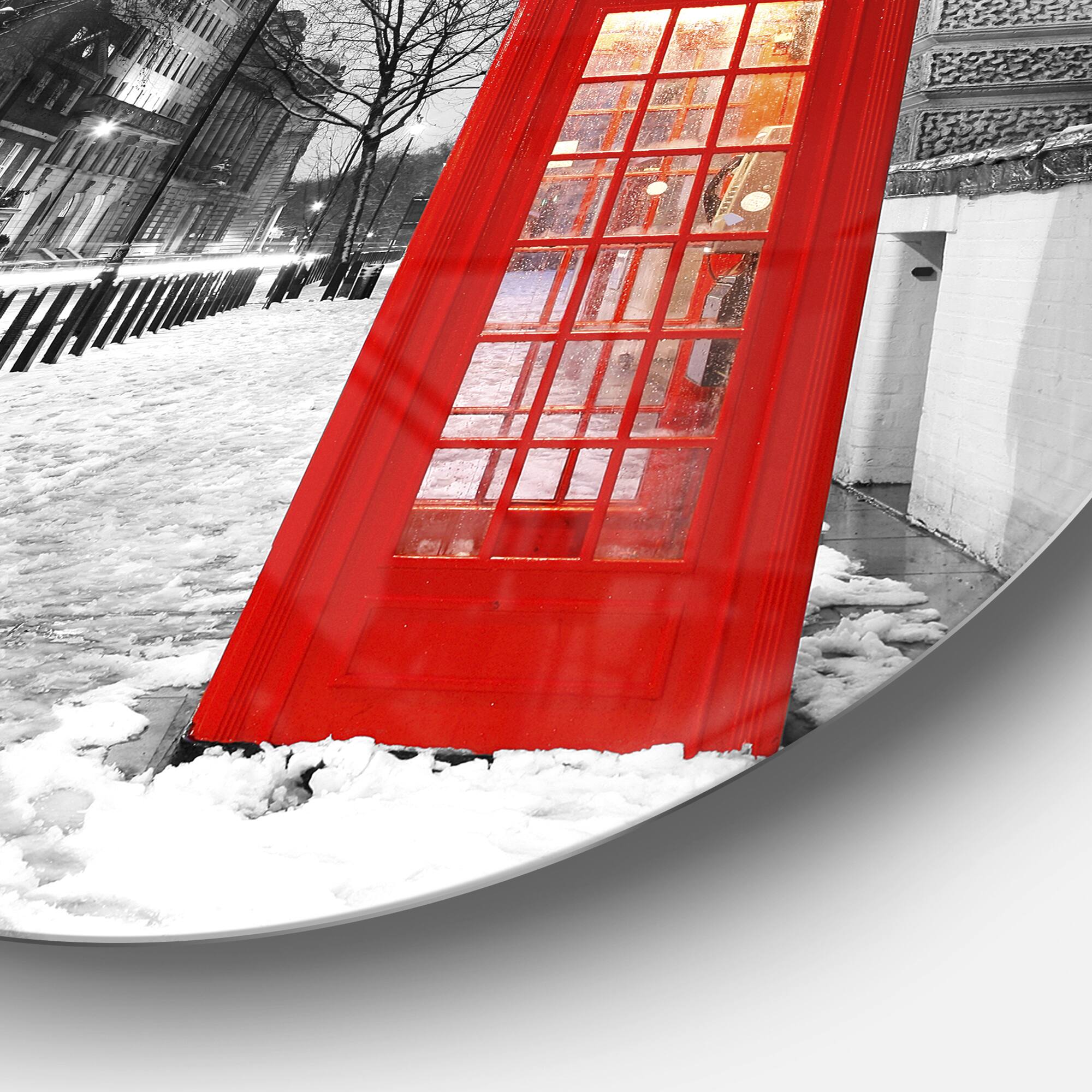 Designart - Red London Telephone Booth&#x27; Ultra Glossy Cityscape Metal Circle Wall Art