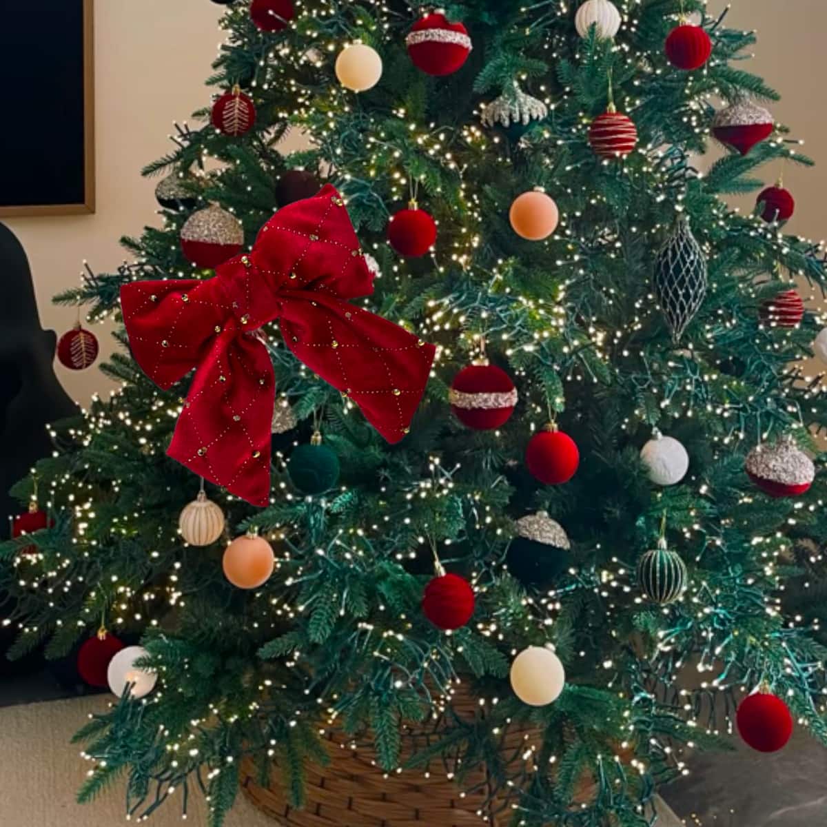 9" Red & Gold Diamond Velvet Bow Pick by Ashland®