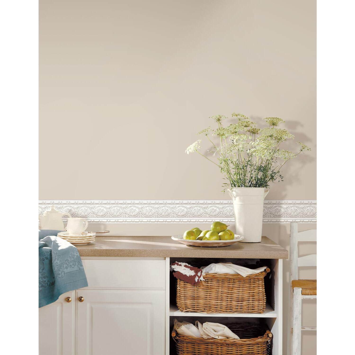 RoomMates Sculpted Architectural Peel & Stick Border